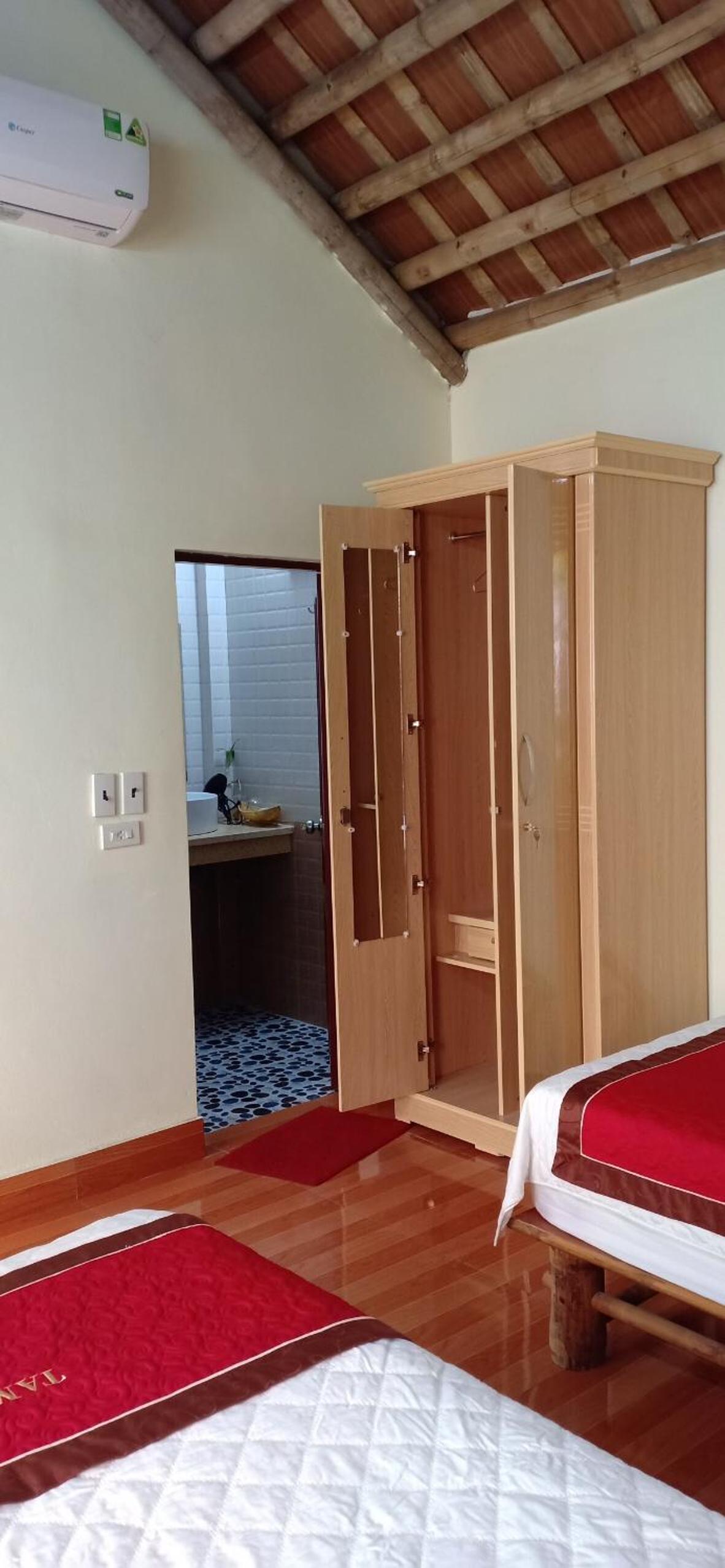 Twin Room With Private Bathroom photo 1