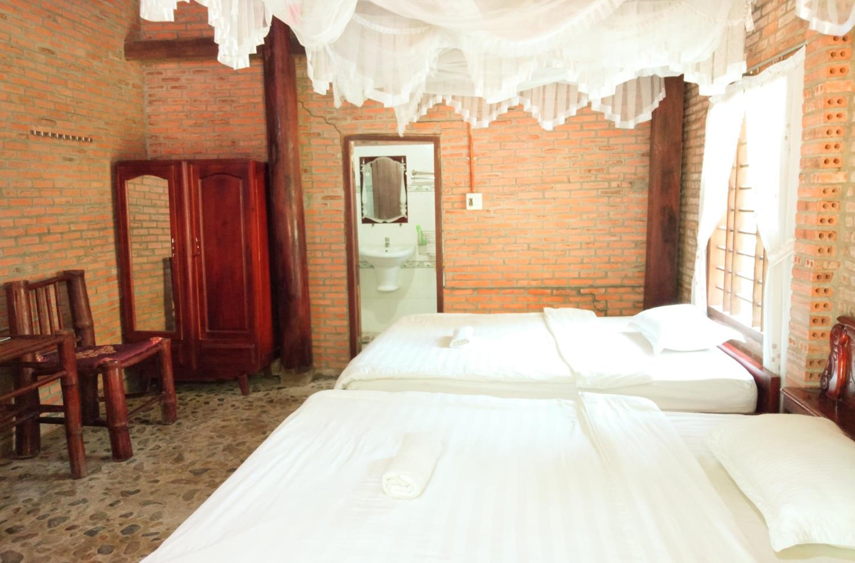 Twin Room with River View photo 1