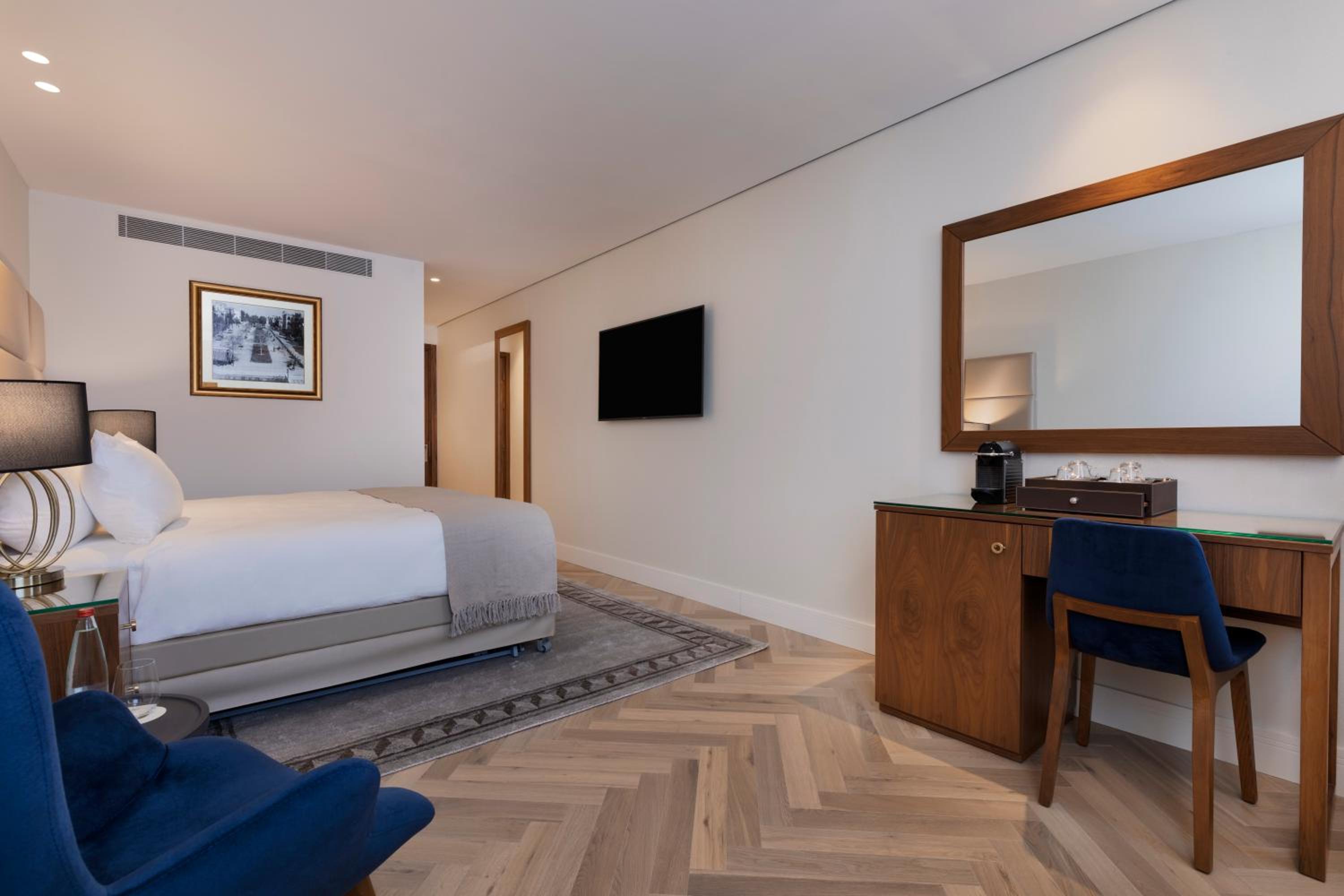 Deluxe Double Room with Sea View - Photo 2