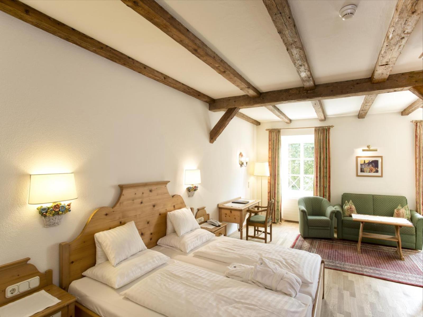 Deluxe Double or Twin Room - Photo 7