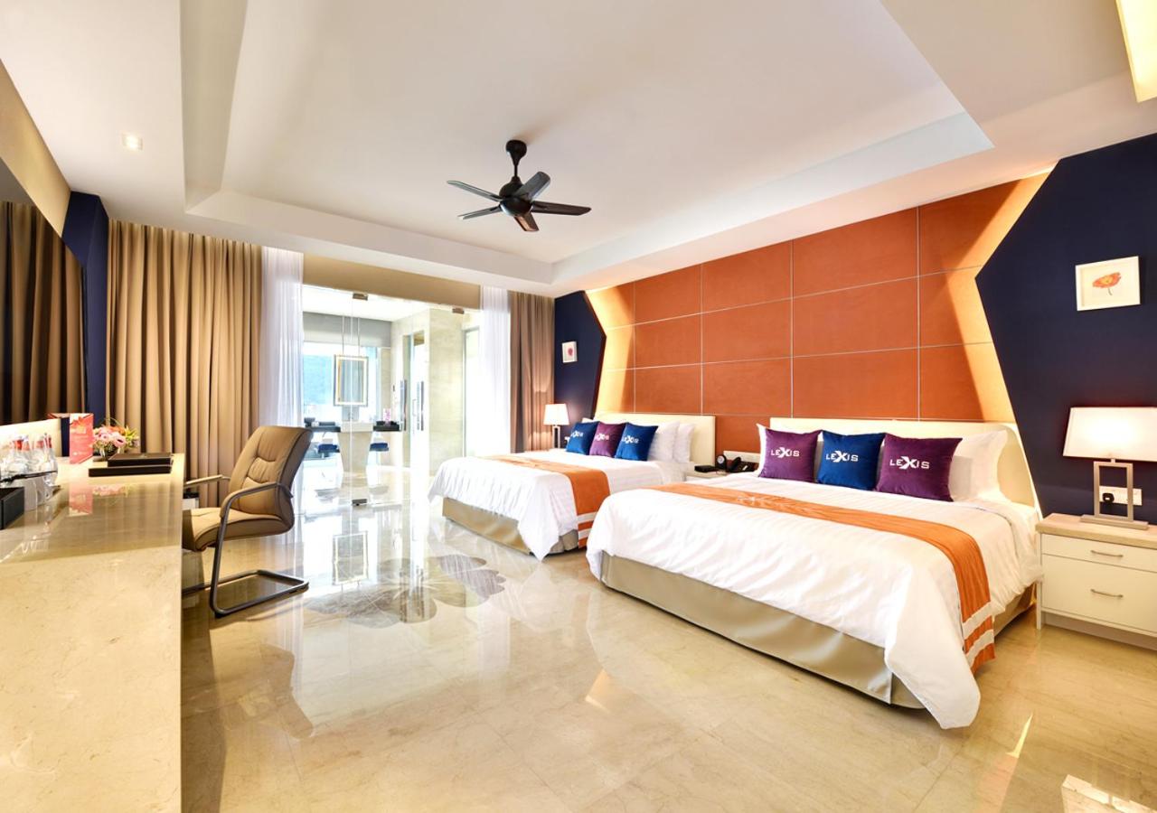 Executive Pool Suite photo 3