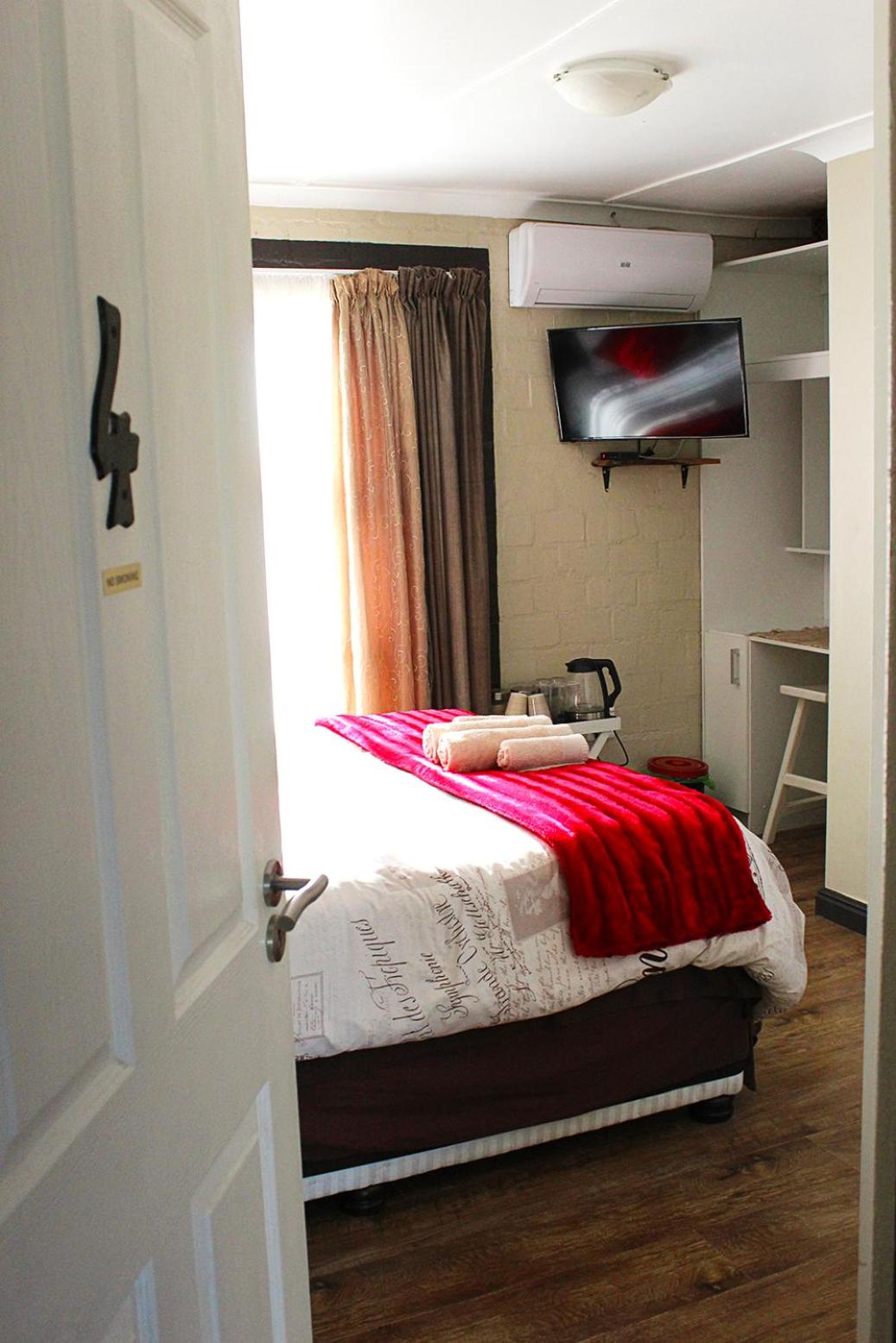 Deluxe Double or Twin Room with Garden View photo 1
