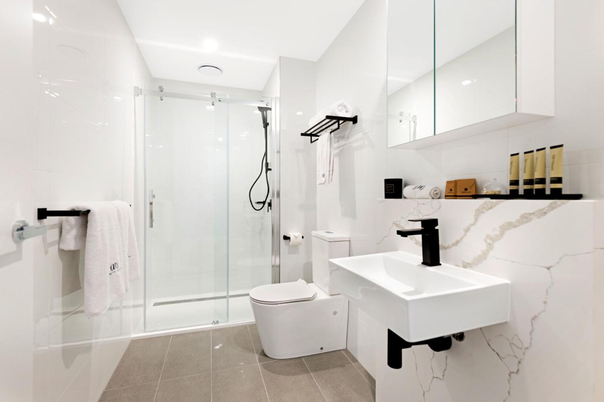 One-Bedroom Premier - Photo 5