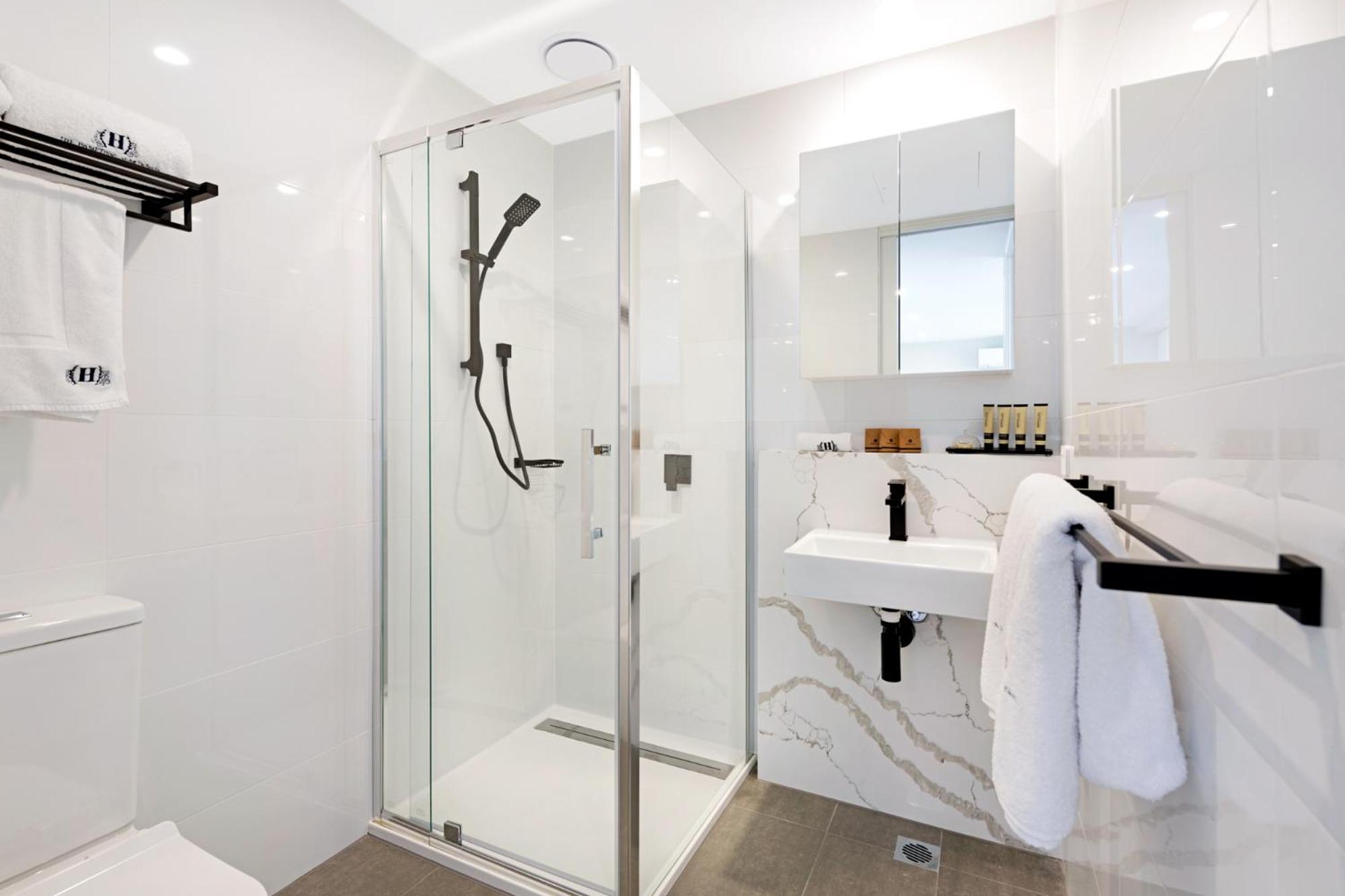 One-Bedroom Apartment - Photo 6
