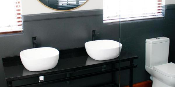 Deluxe King Room - Photo 18
