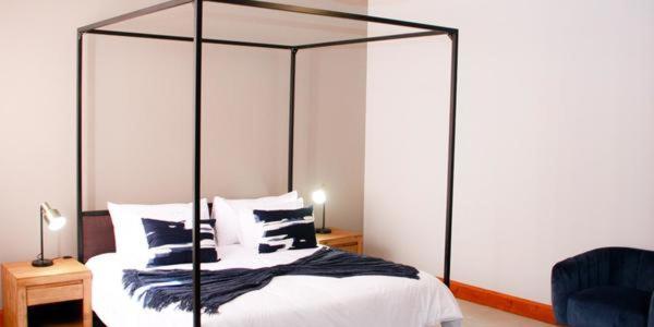 Double Room - Photo 11