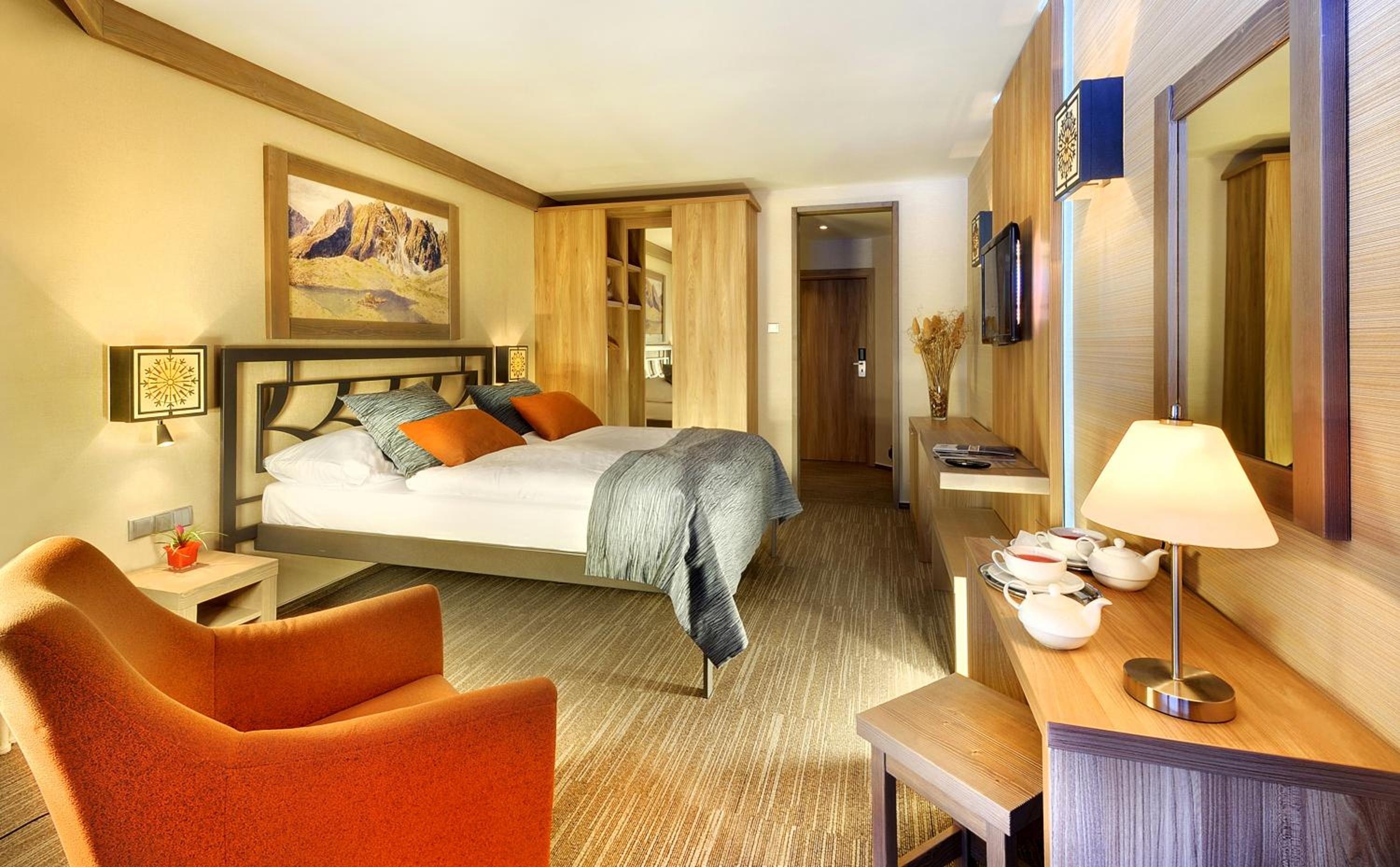 Deluxe Double or Twin Room - Photo 6