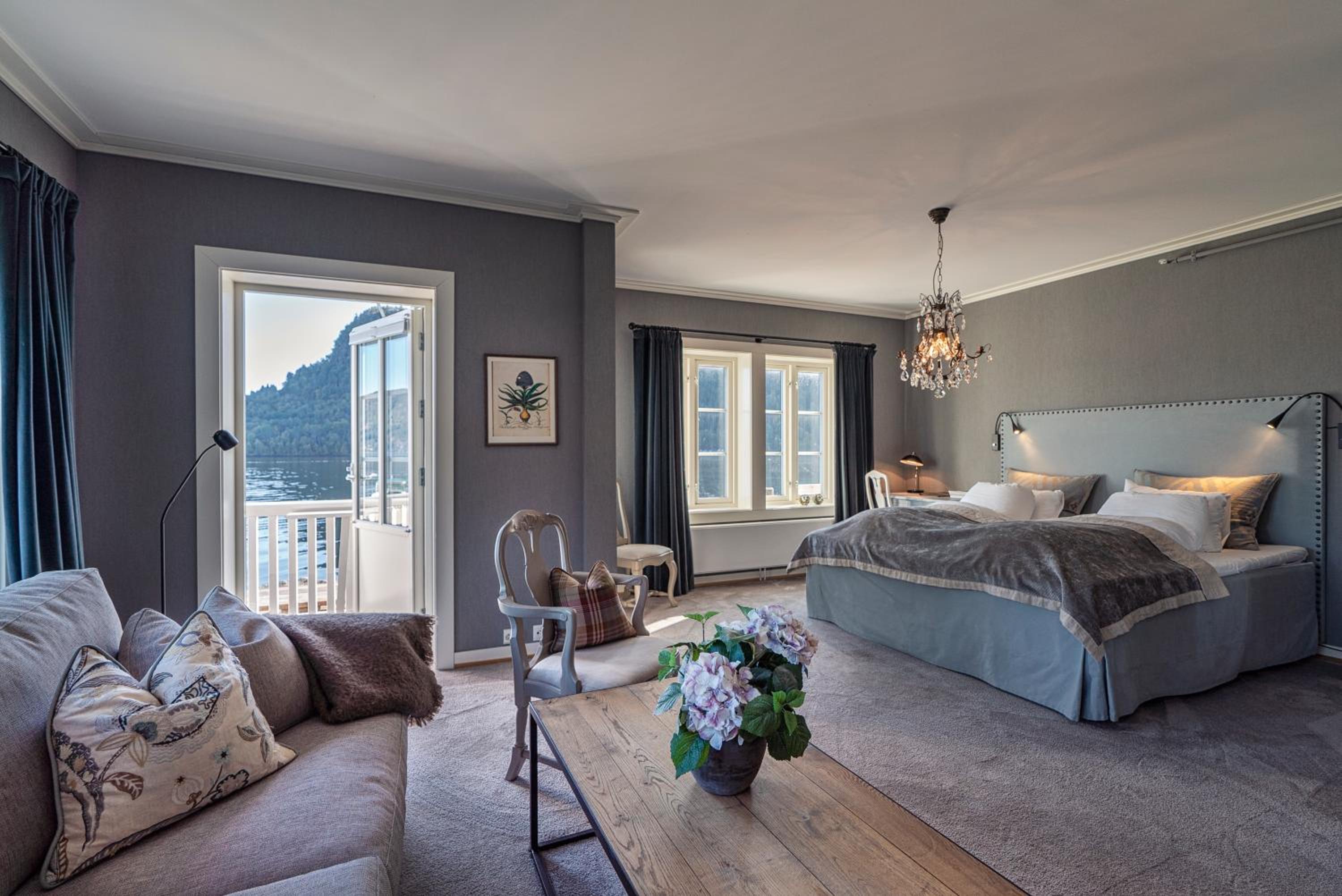 Junior Suite with Balcony