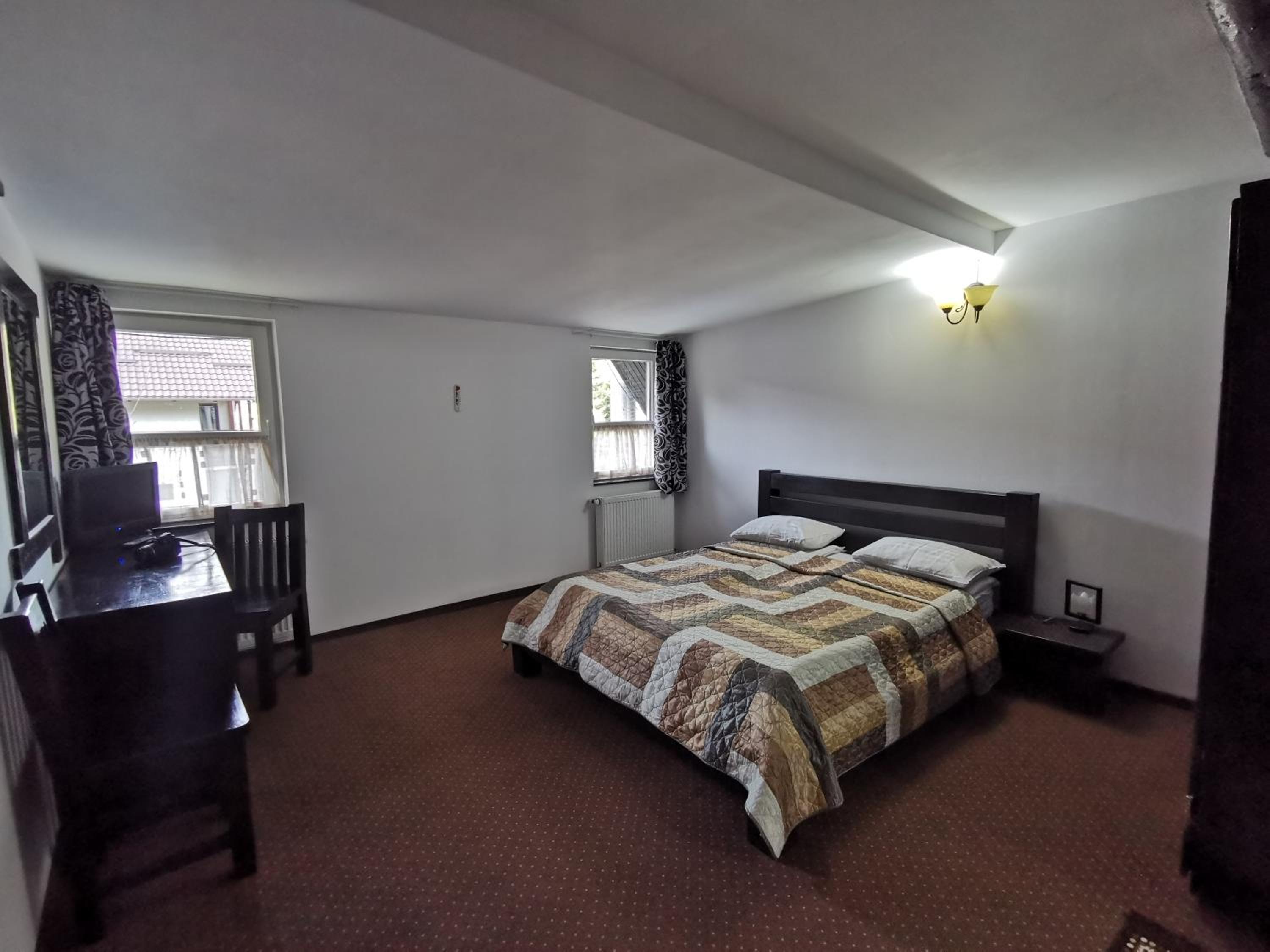 Standard Double Room - Photo 3