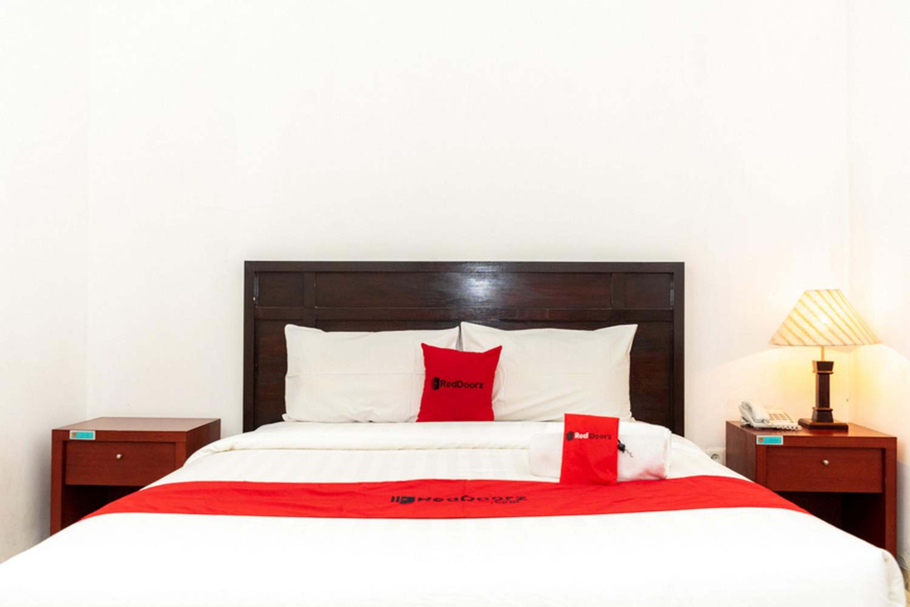 Deluxe Room - Photo 5