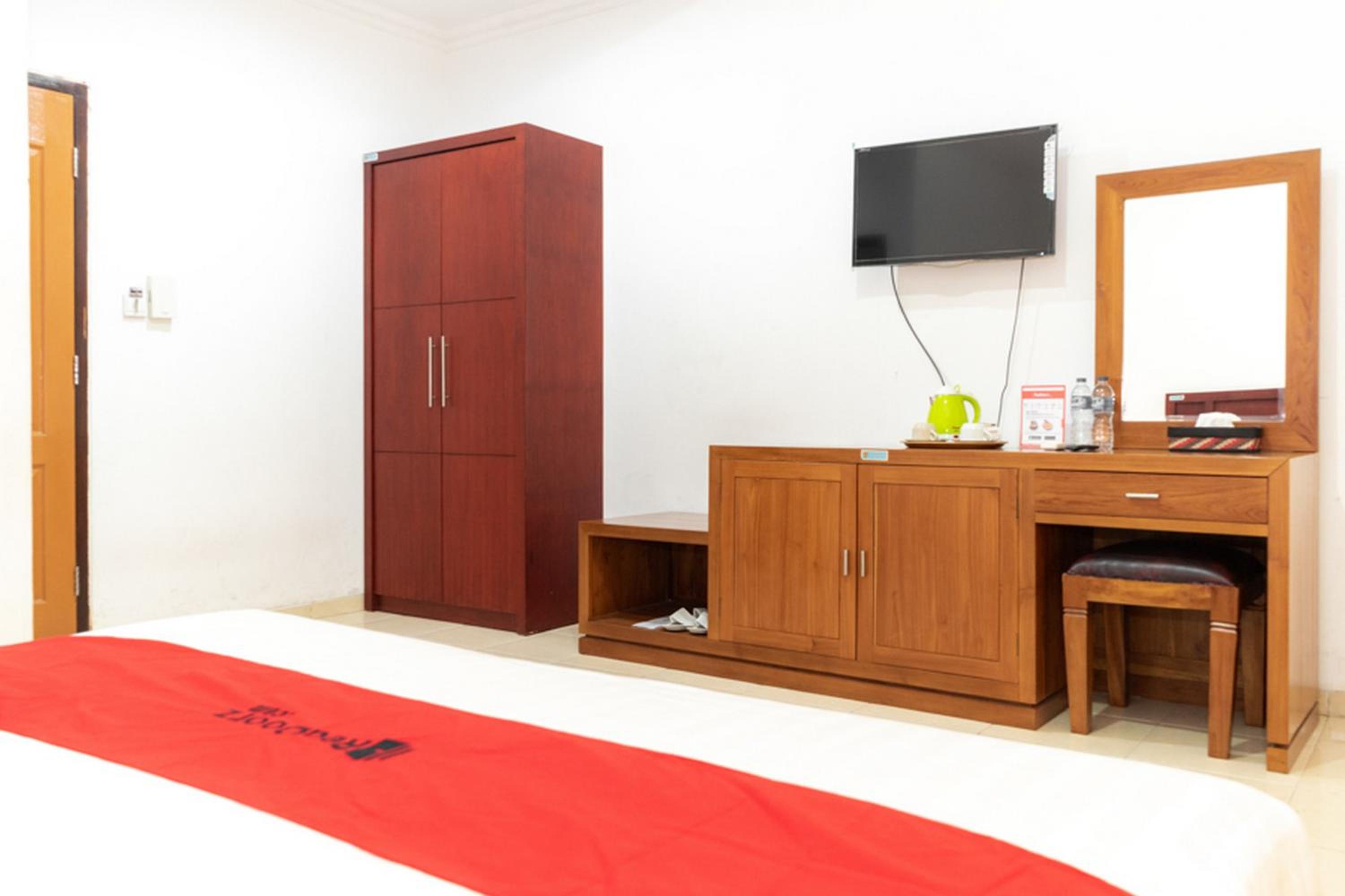 Deluxe Room - Photo 2