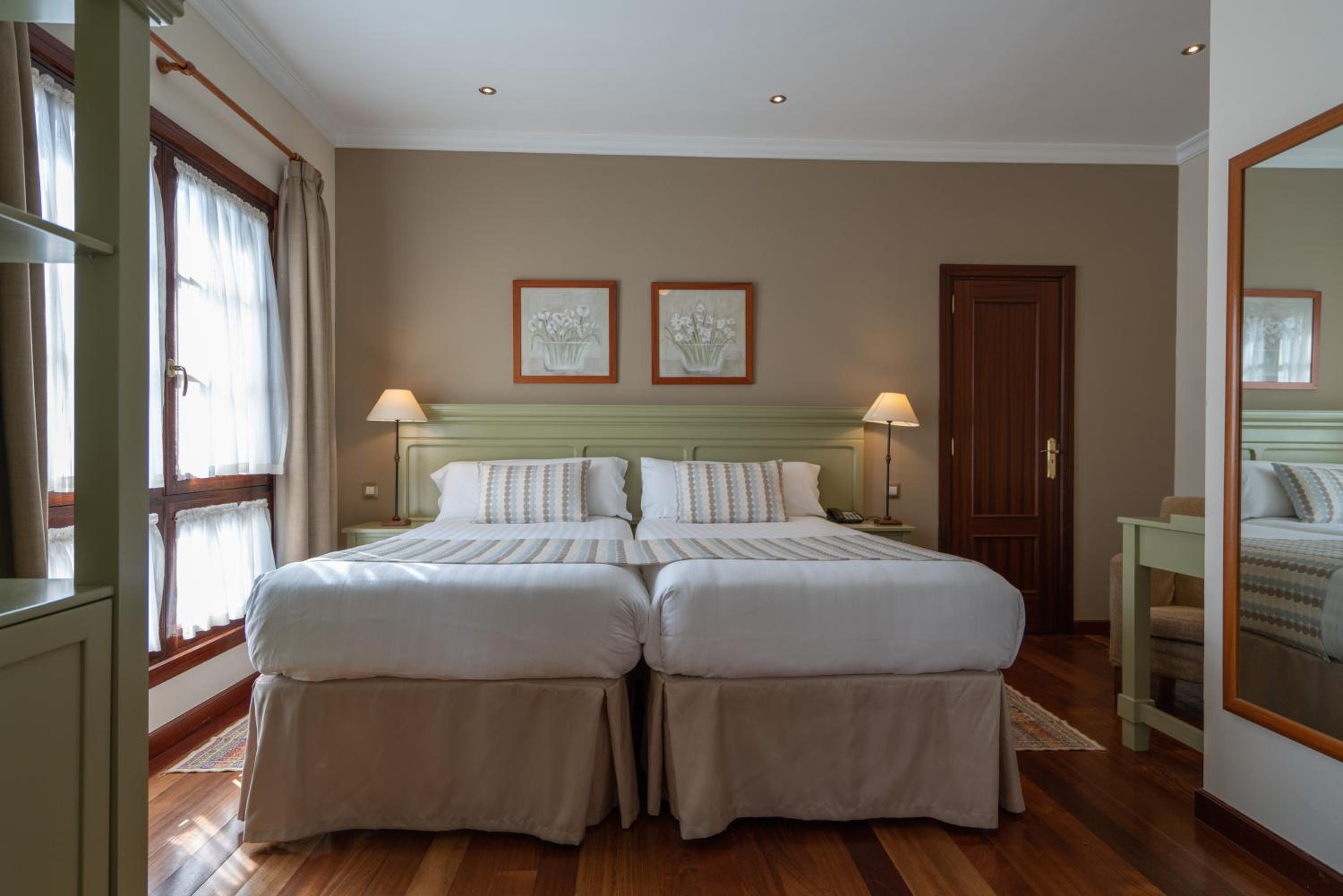 Standard Double or Twin Room photo 3