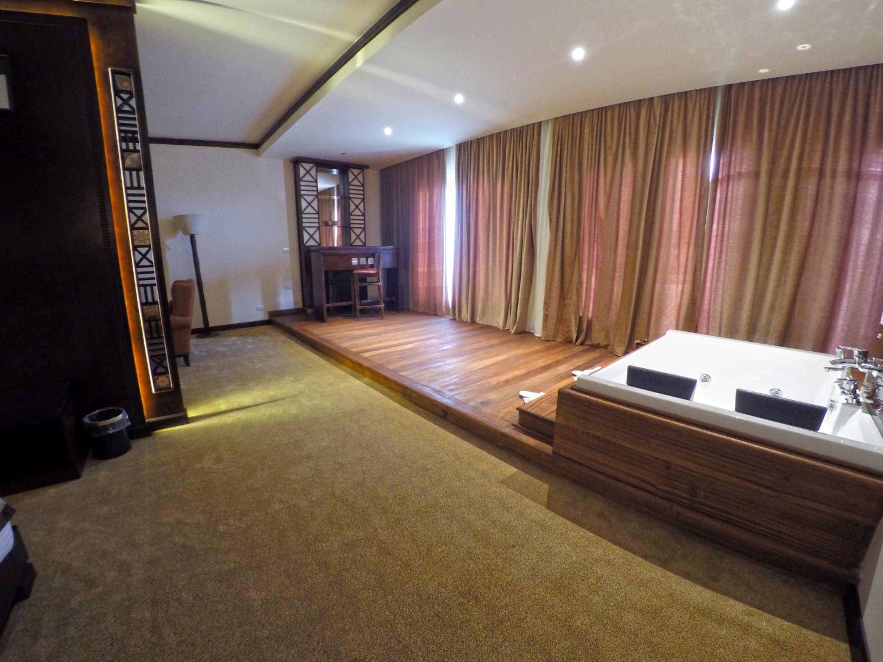 Suite photo 1