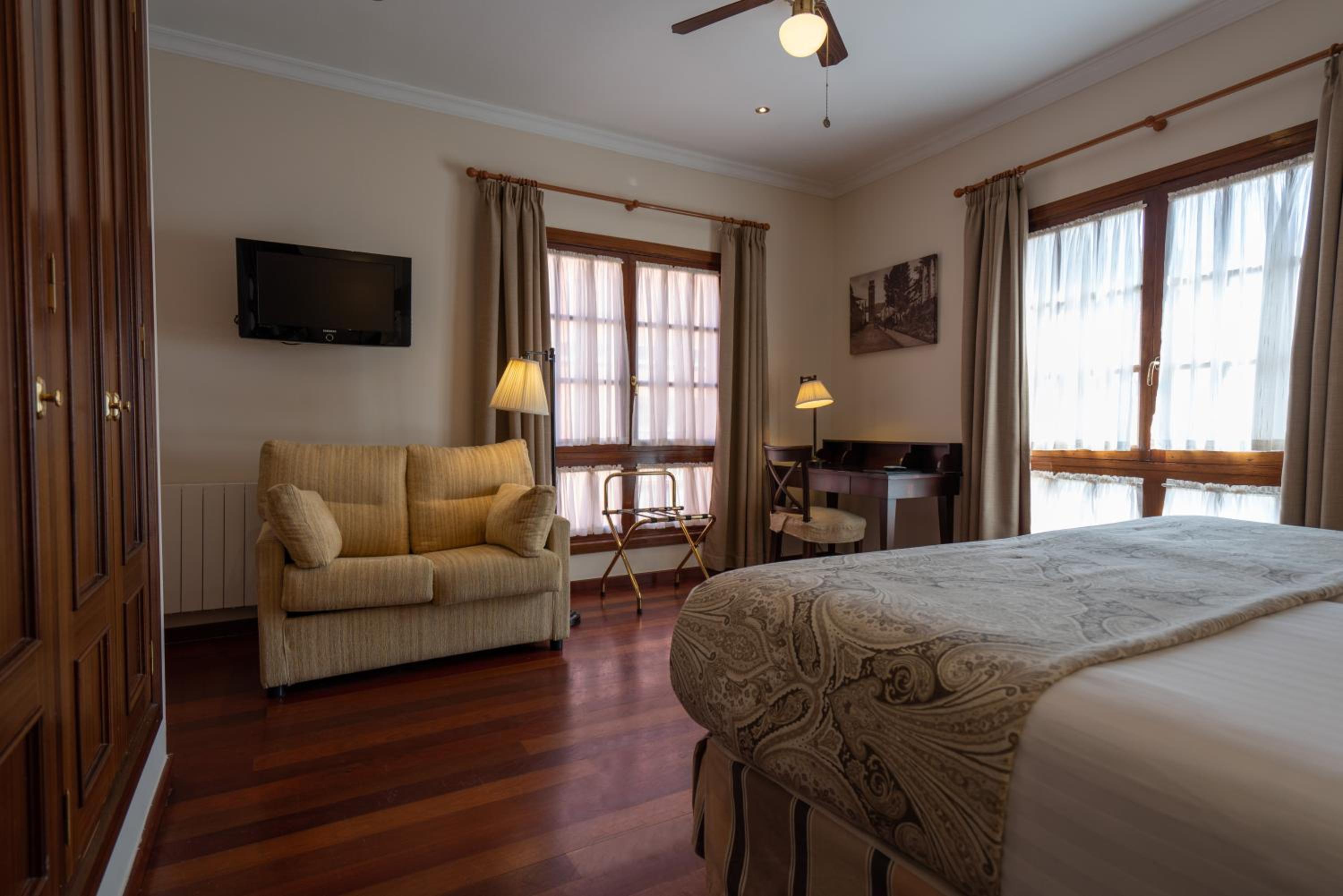 Superior Double or Twin Room photo 2