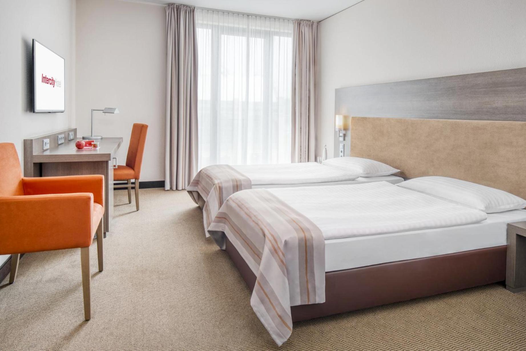 Standard Twin Room - Photo 2