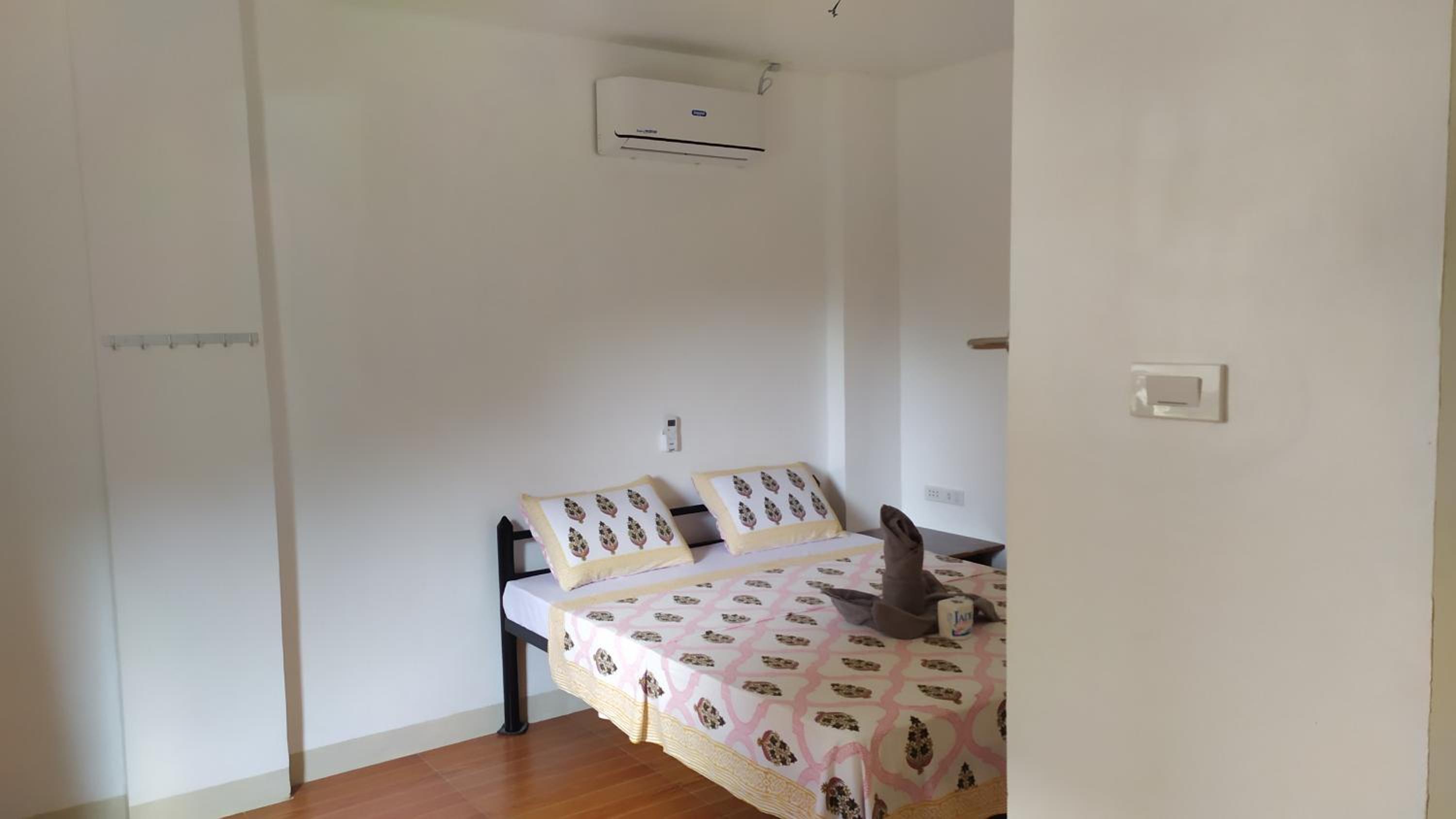 Standard Queen Room - Photo 4