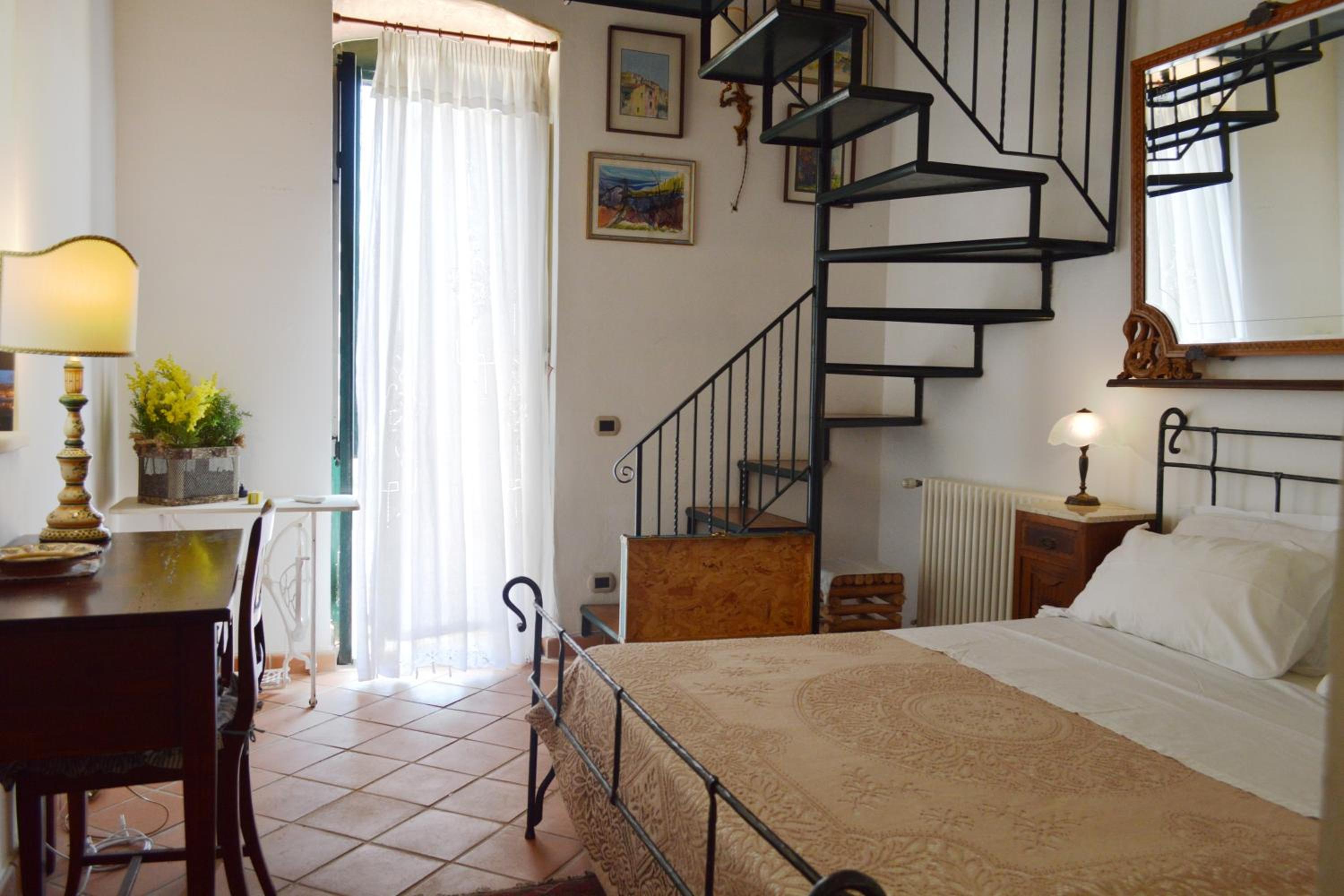 Junior Suite with Private External Bathroom photo 3