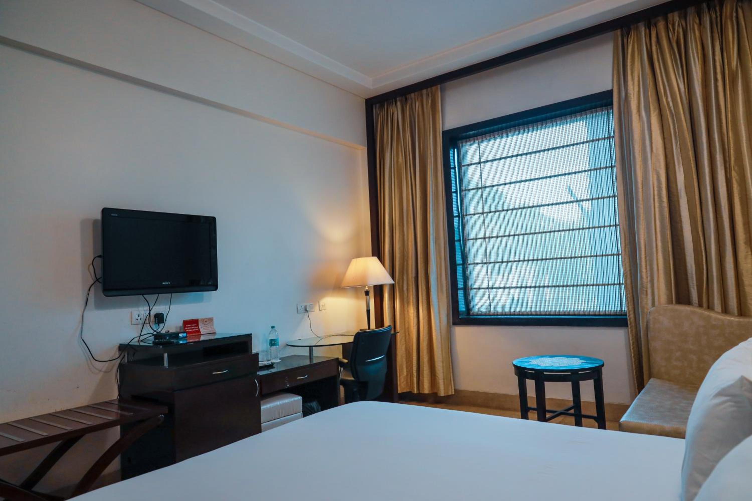 Deluxe Double Room - Photo 14