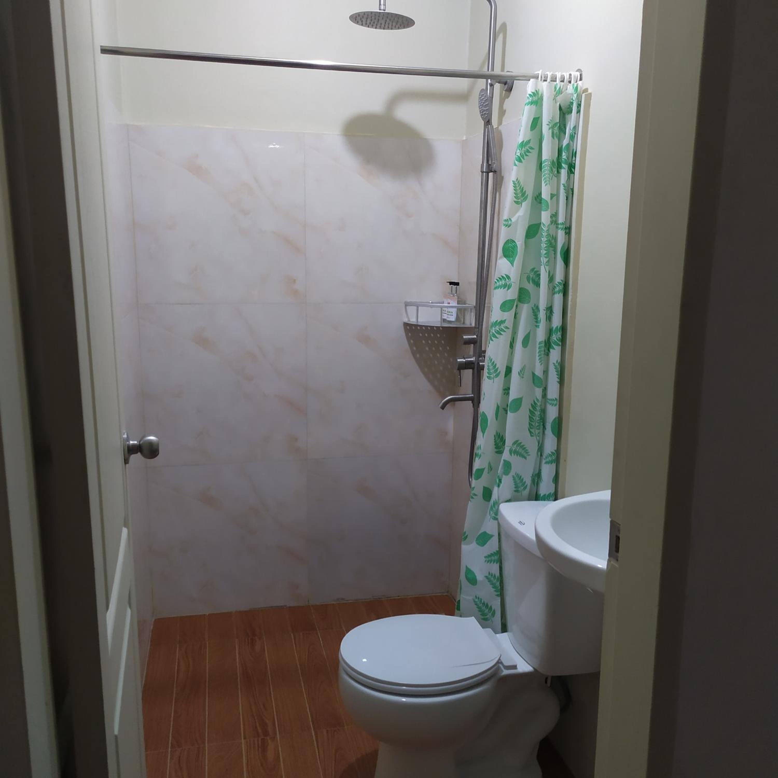 Standard Queen Room - Photo 16