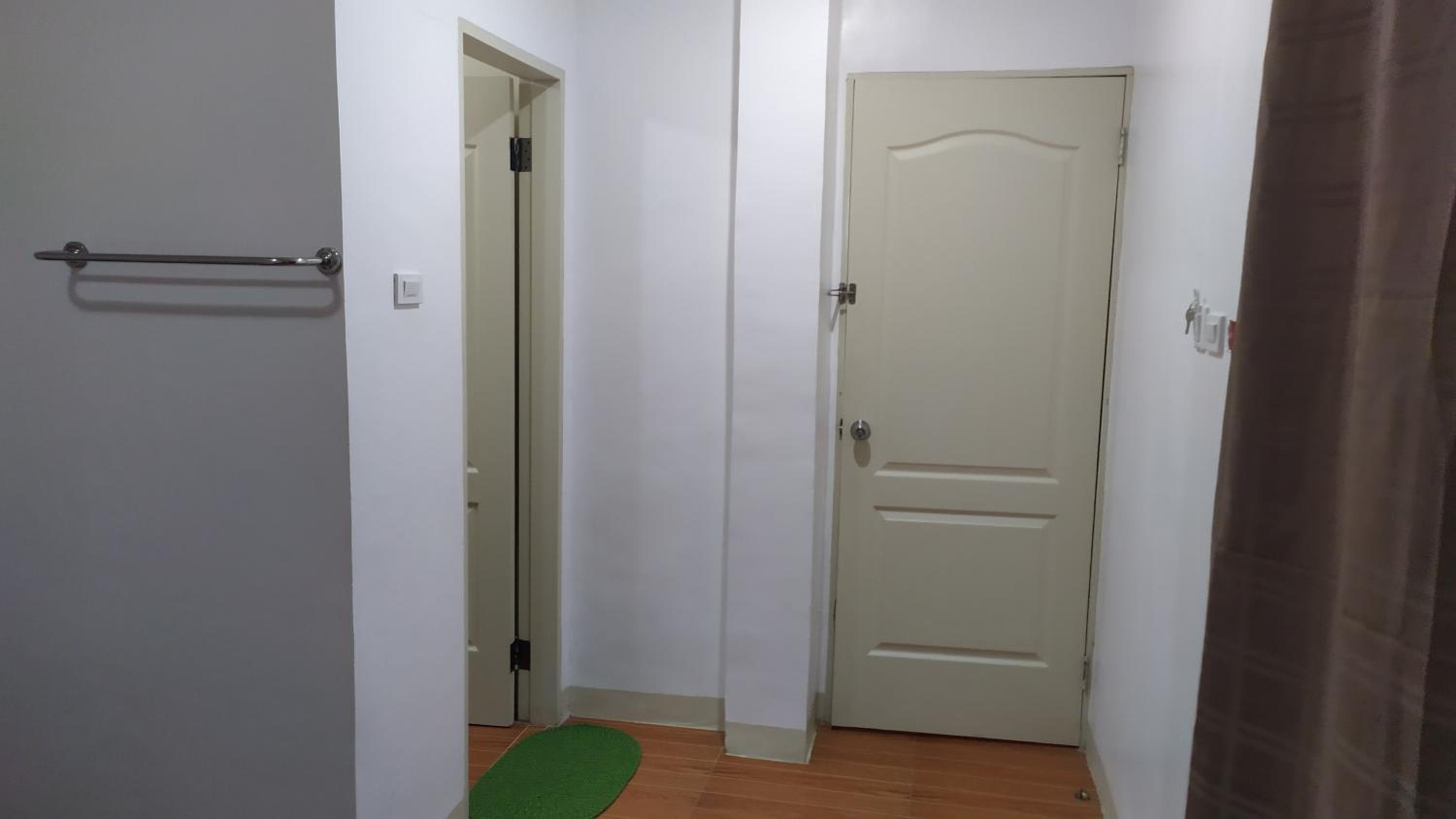 Standard Queen Room - Photo 21