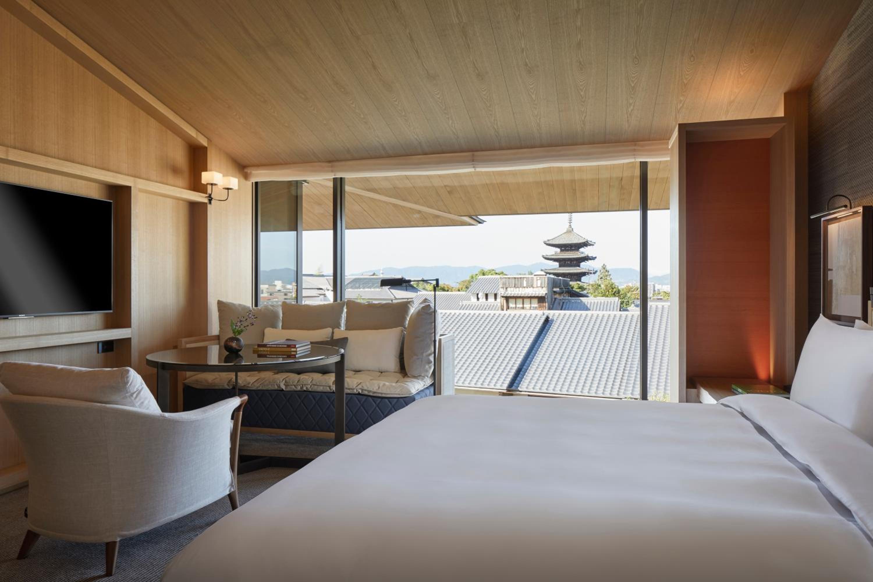 King Room with One King Bed and Pagoda View - Photo 1