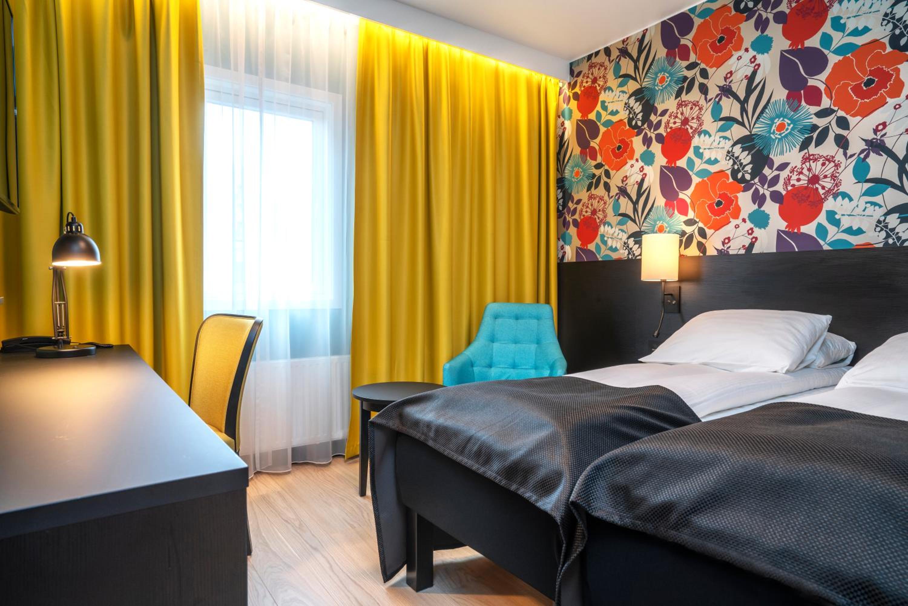 Standard Twin Room - Photo 2