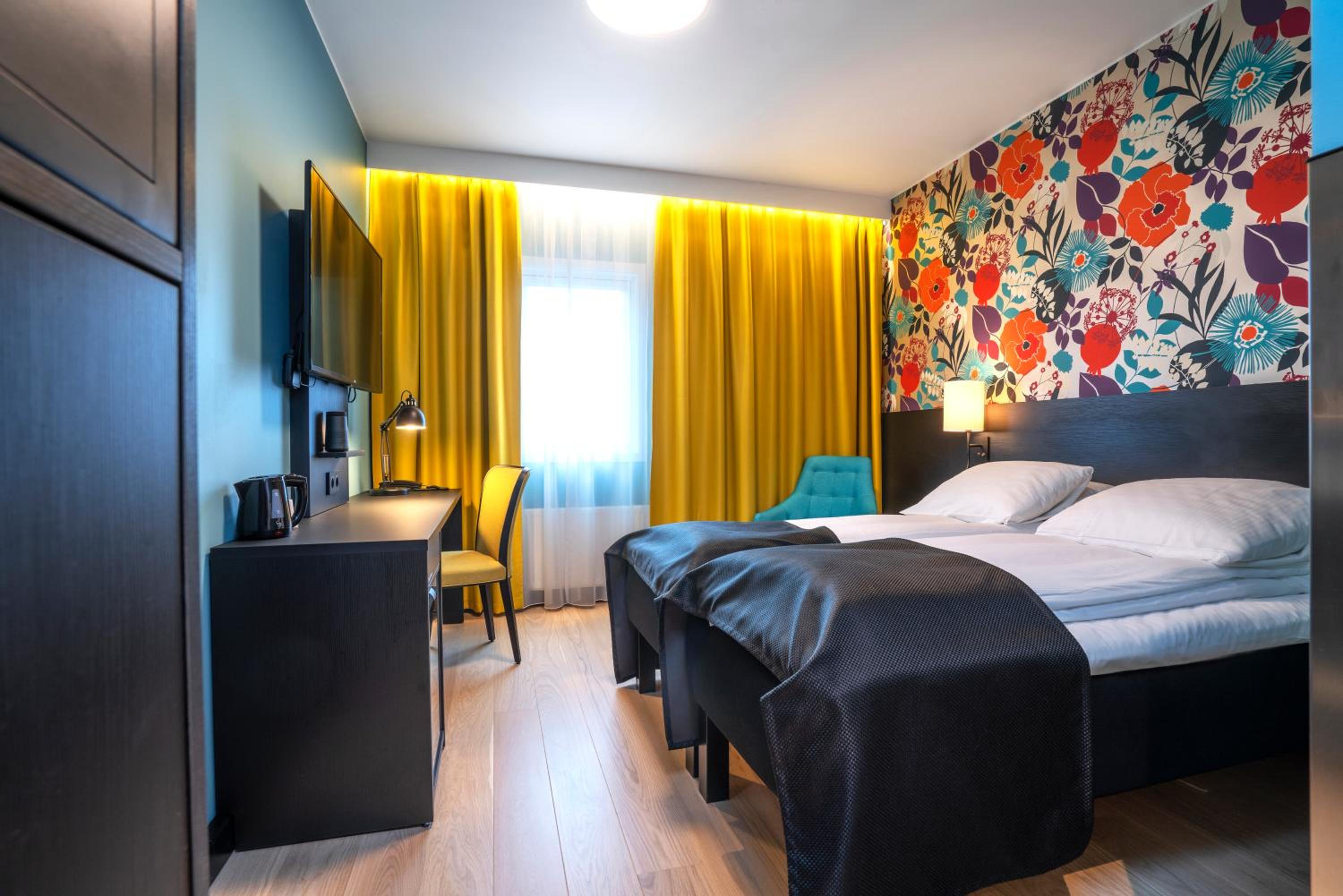Standard Twin Room - Photo 5