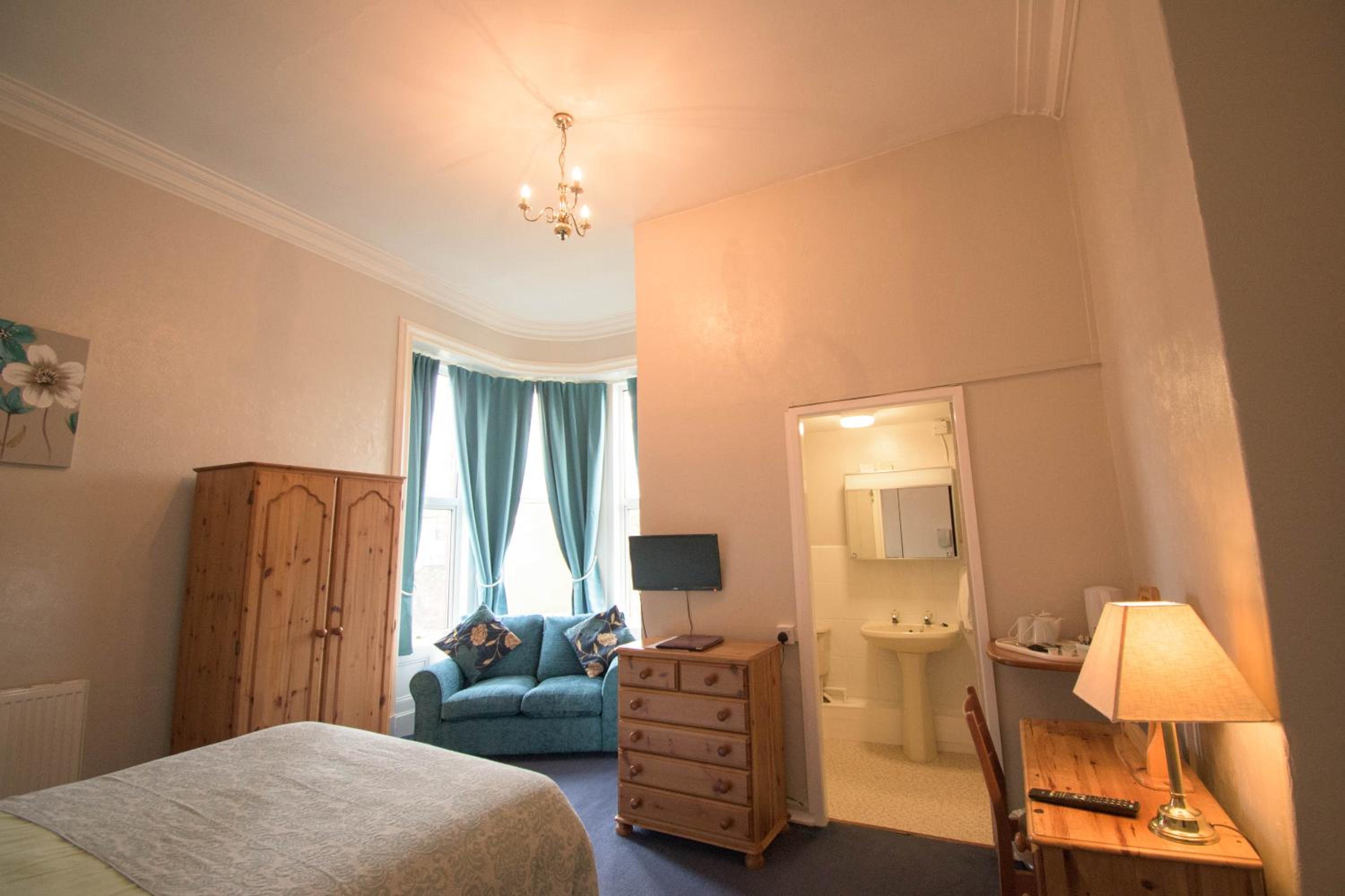 Double Room - Photo 13