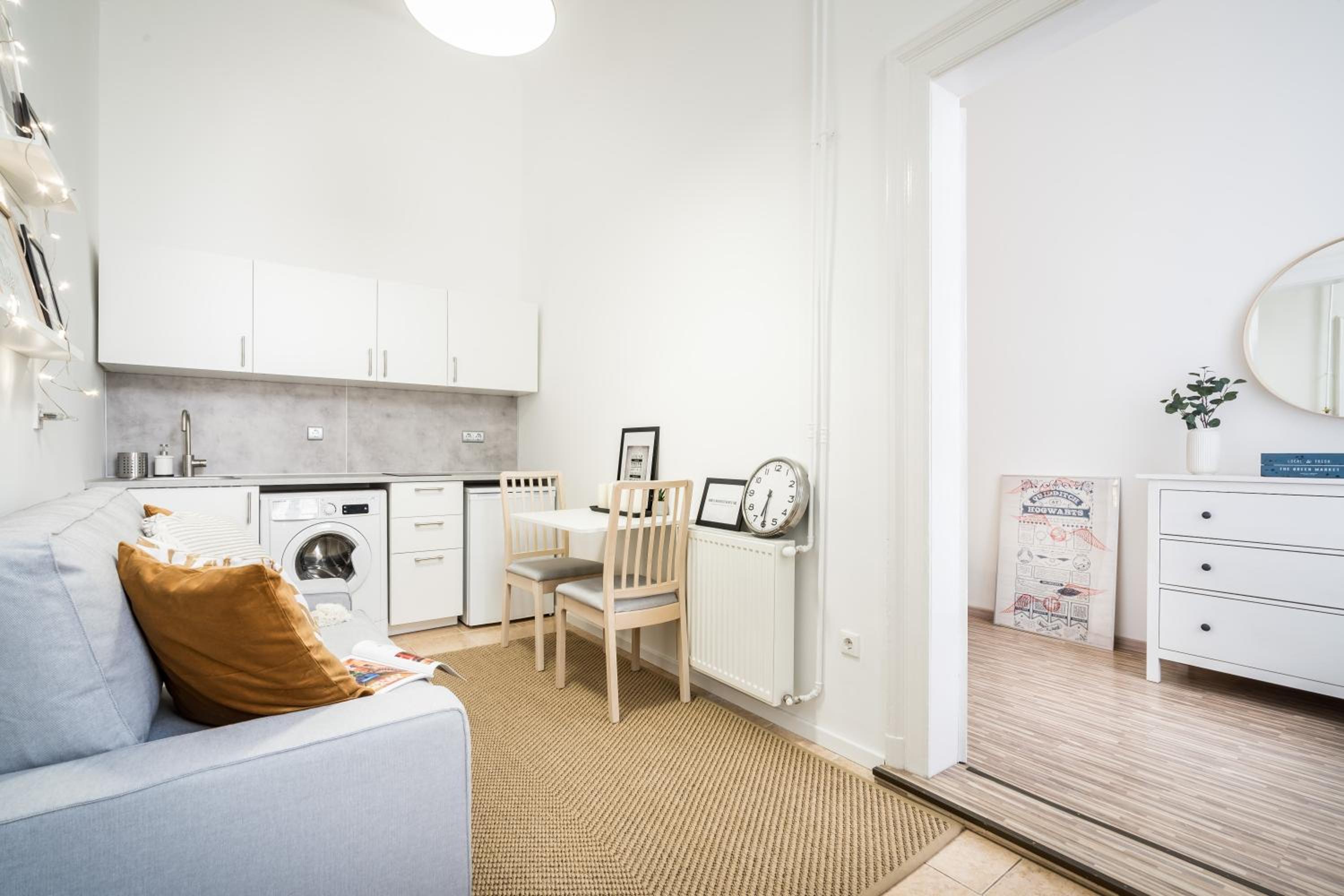 One-Bedroom Apartment - Photo 13