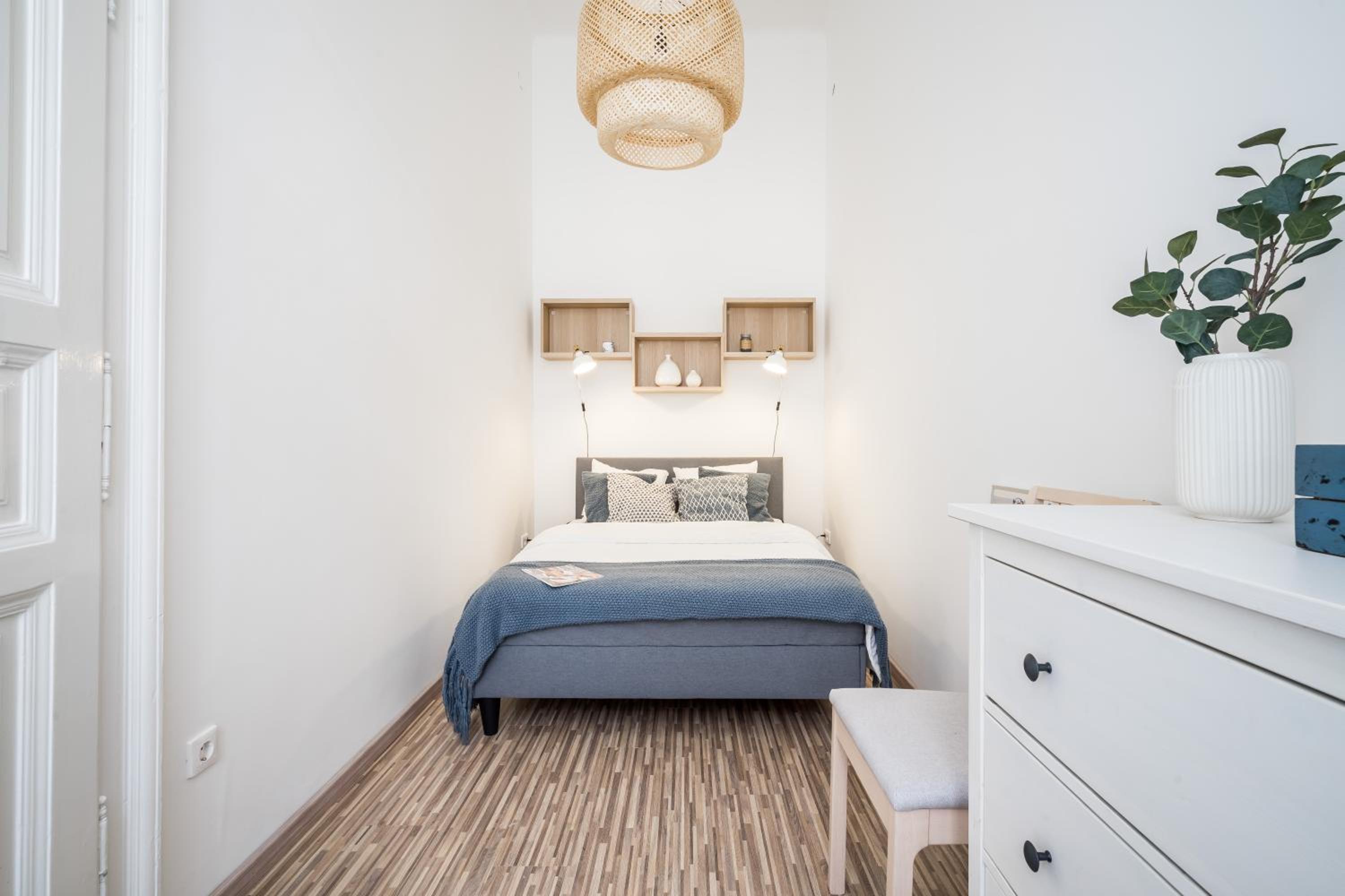 One-Bedroom Apartment - Photo 29