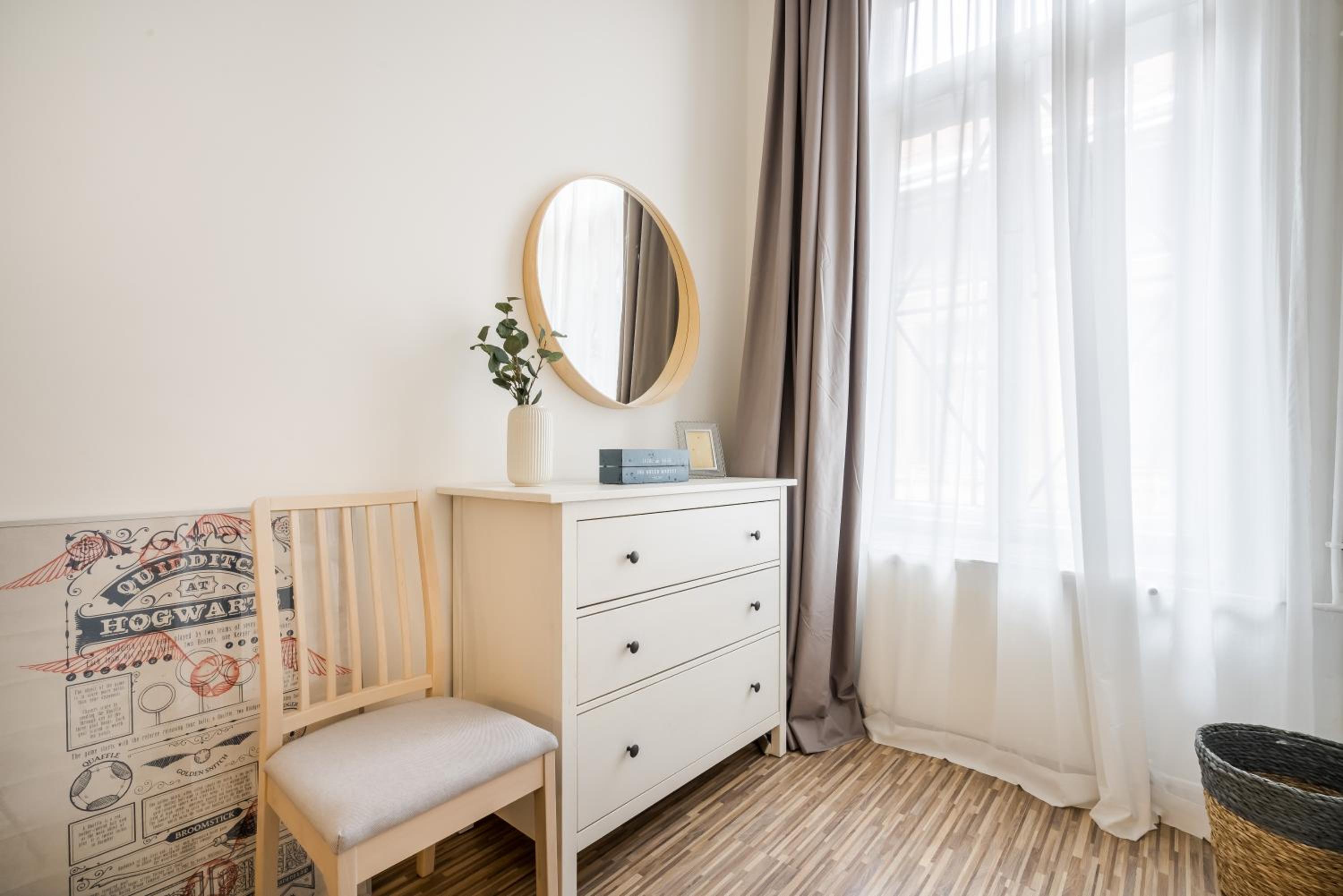 One-Bedroom Apartment - Photo 17