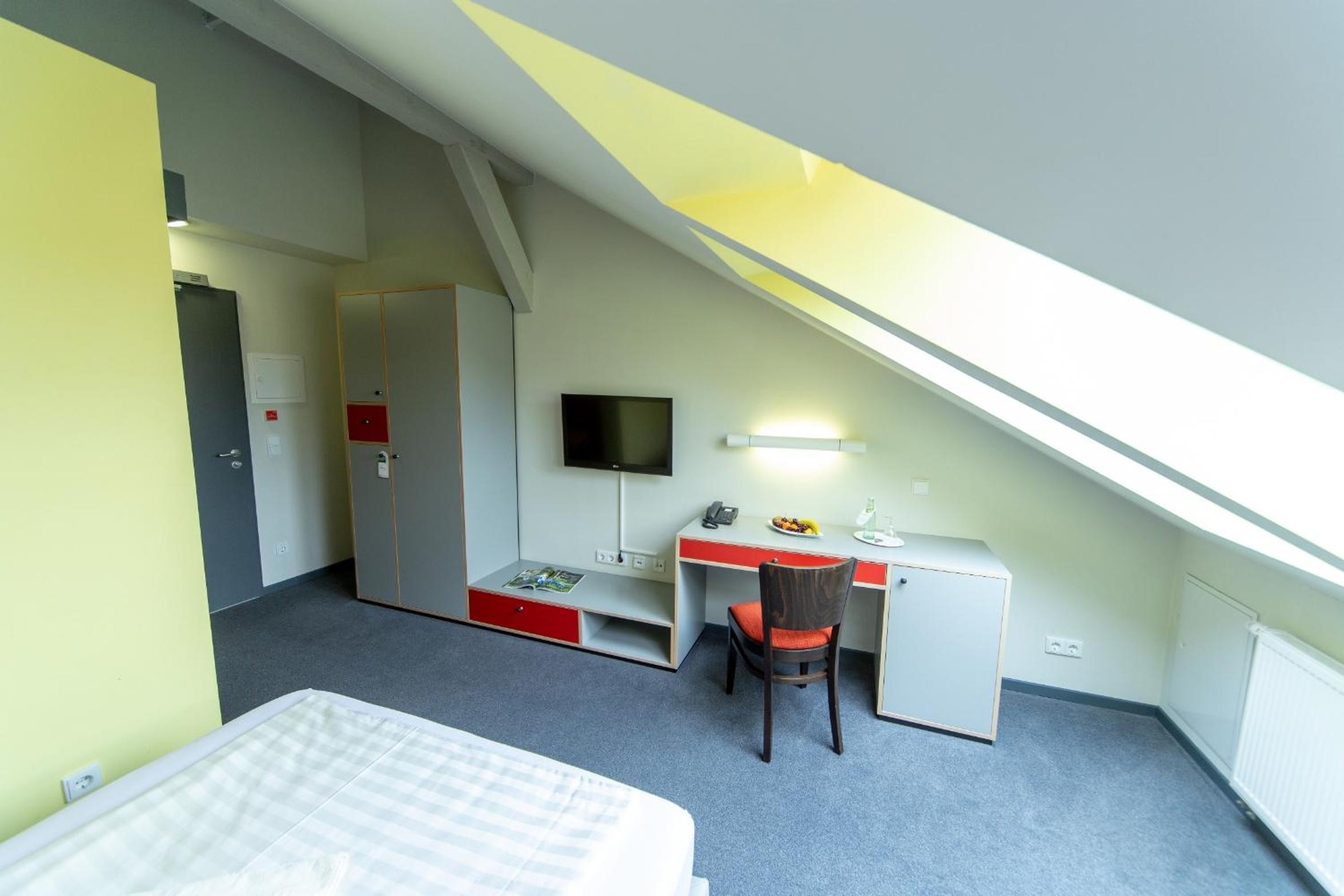 Single Room photo 3