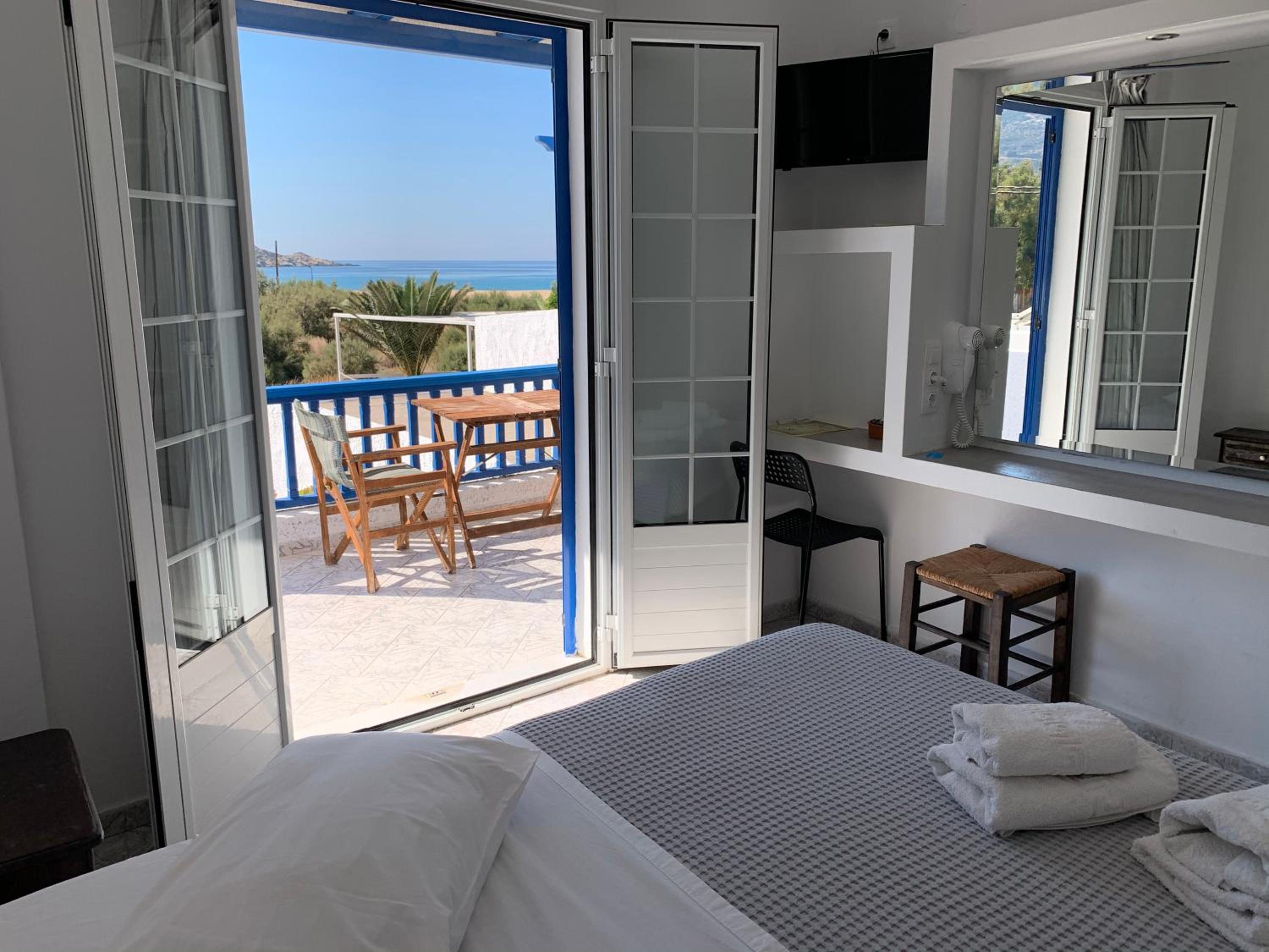 Triple Room with Sea View - Photo 2