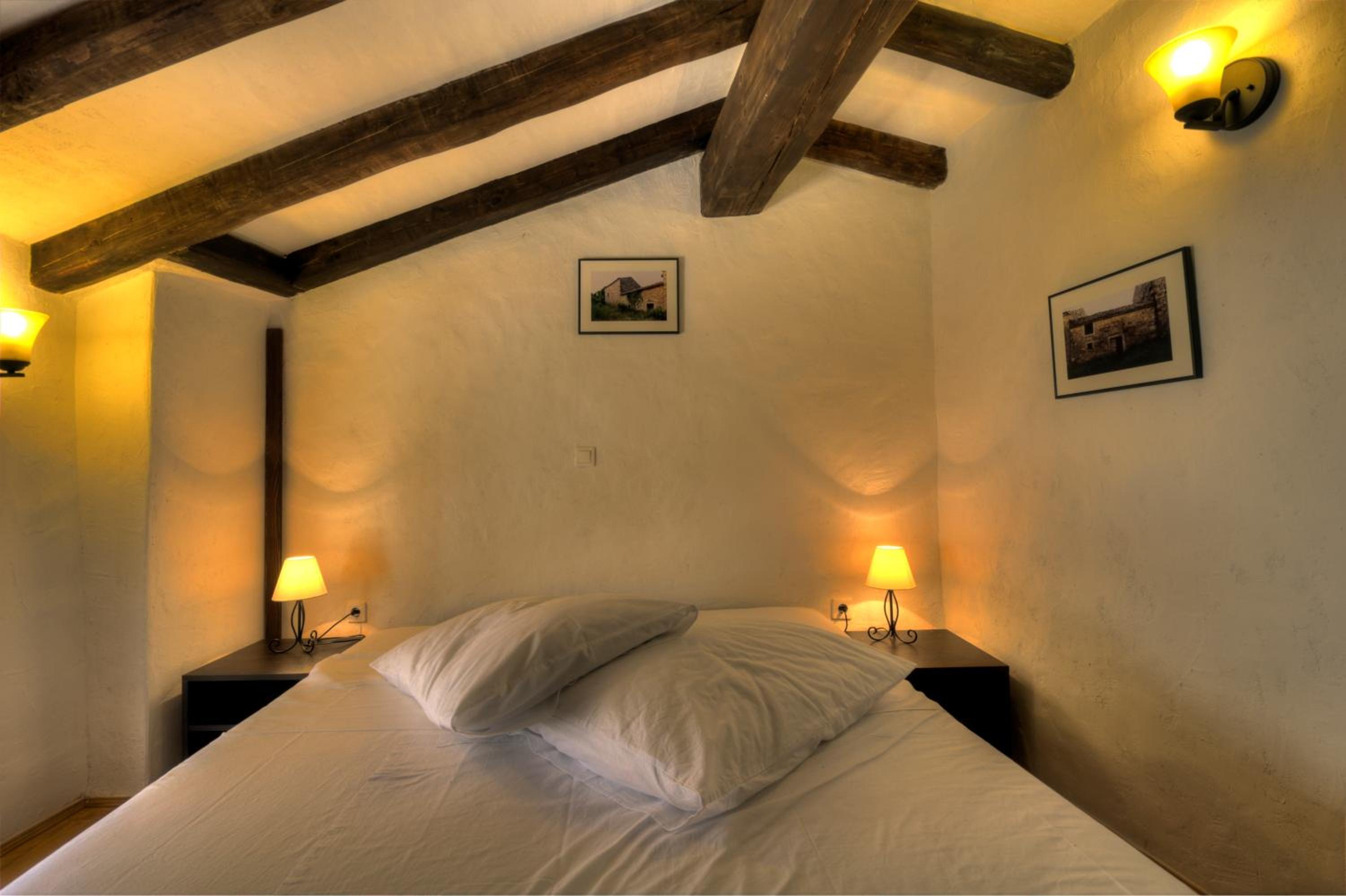 Comfort Two-Bedroom Stone House (3 Adults)  photo 1