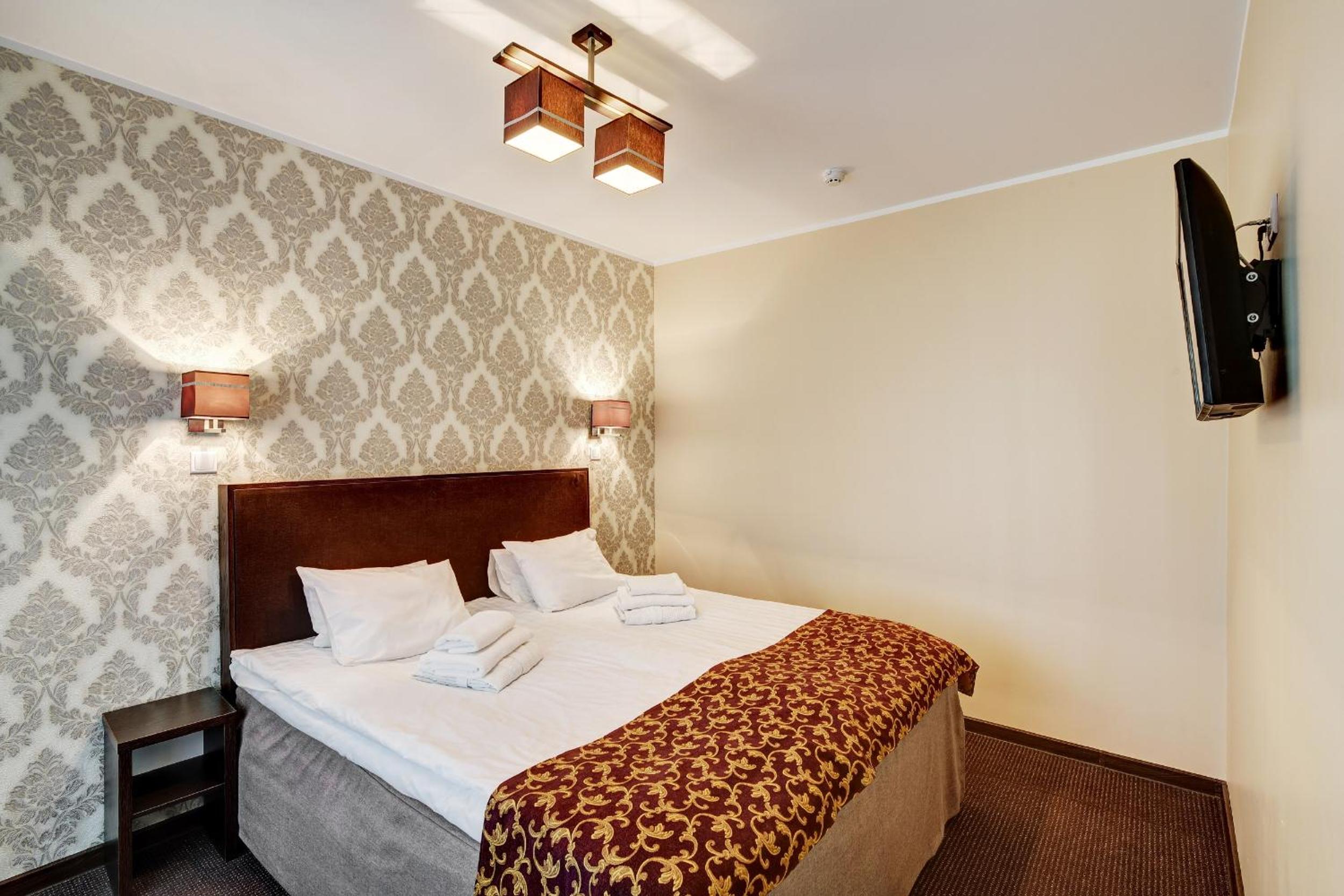 Deluxe Family Room - Photo 2