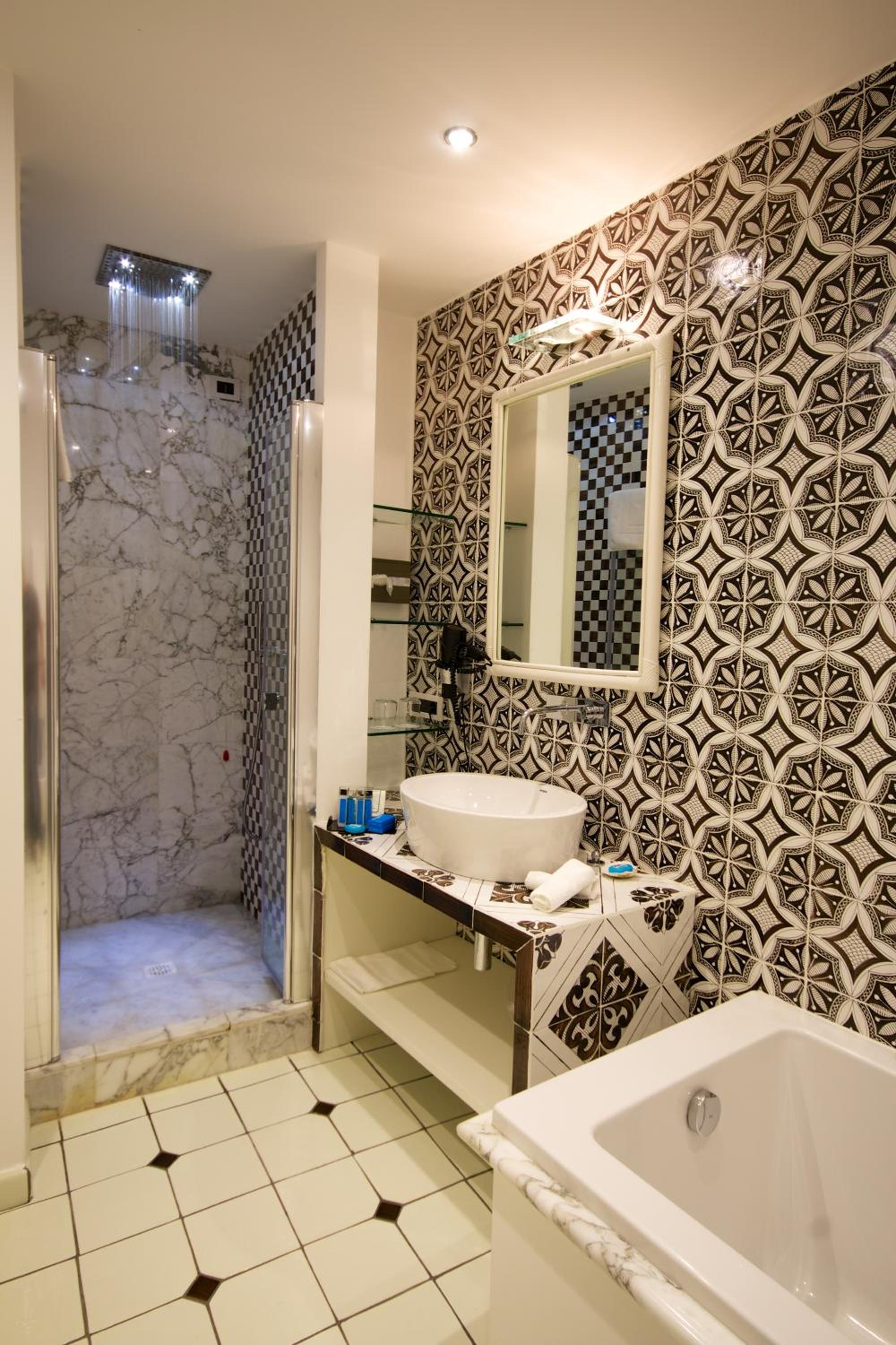 Deluxe Double Room - Photo 5