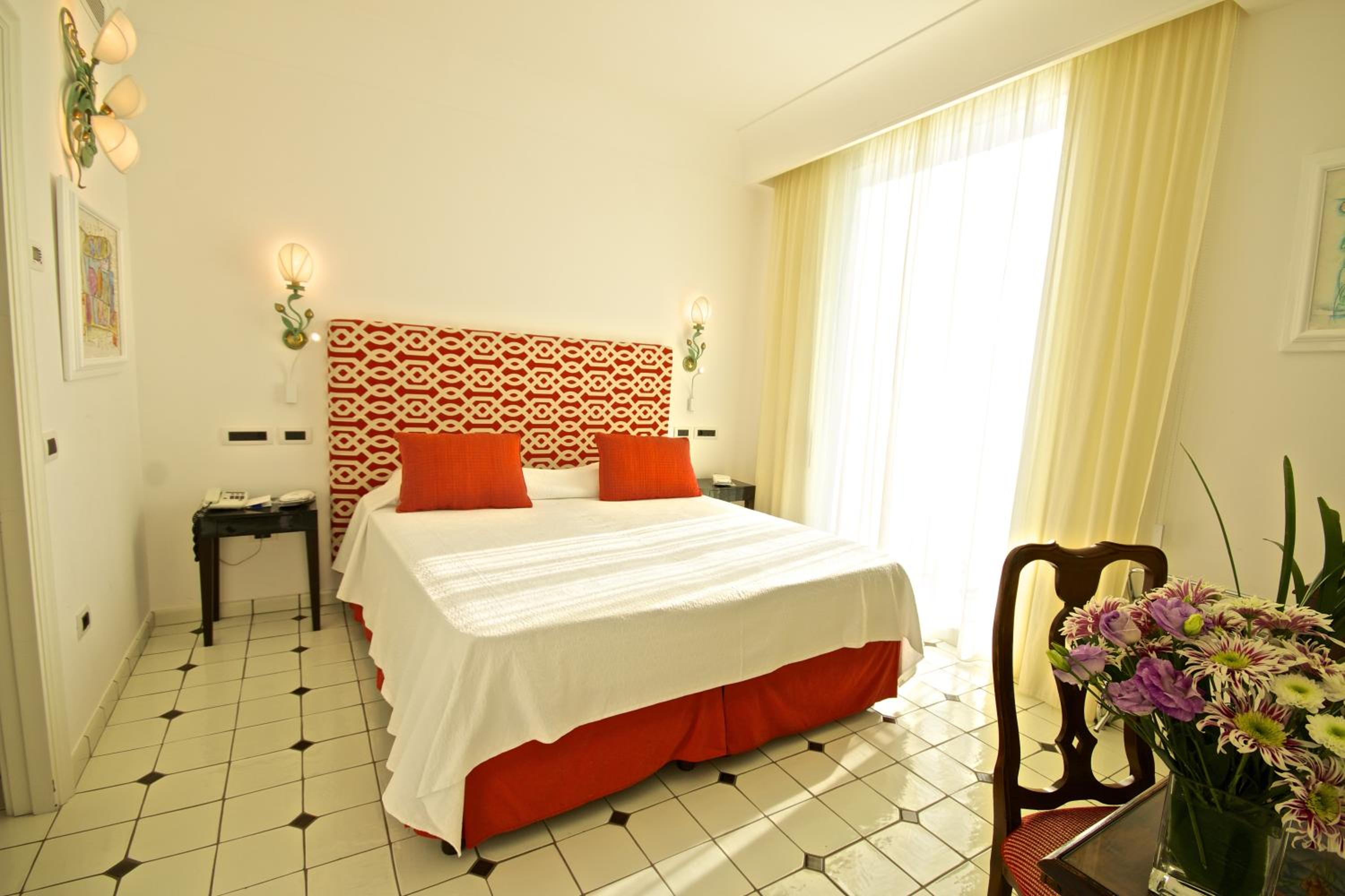 Deluxe Double Room - Photo 4