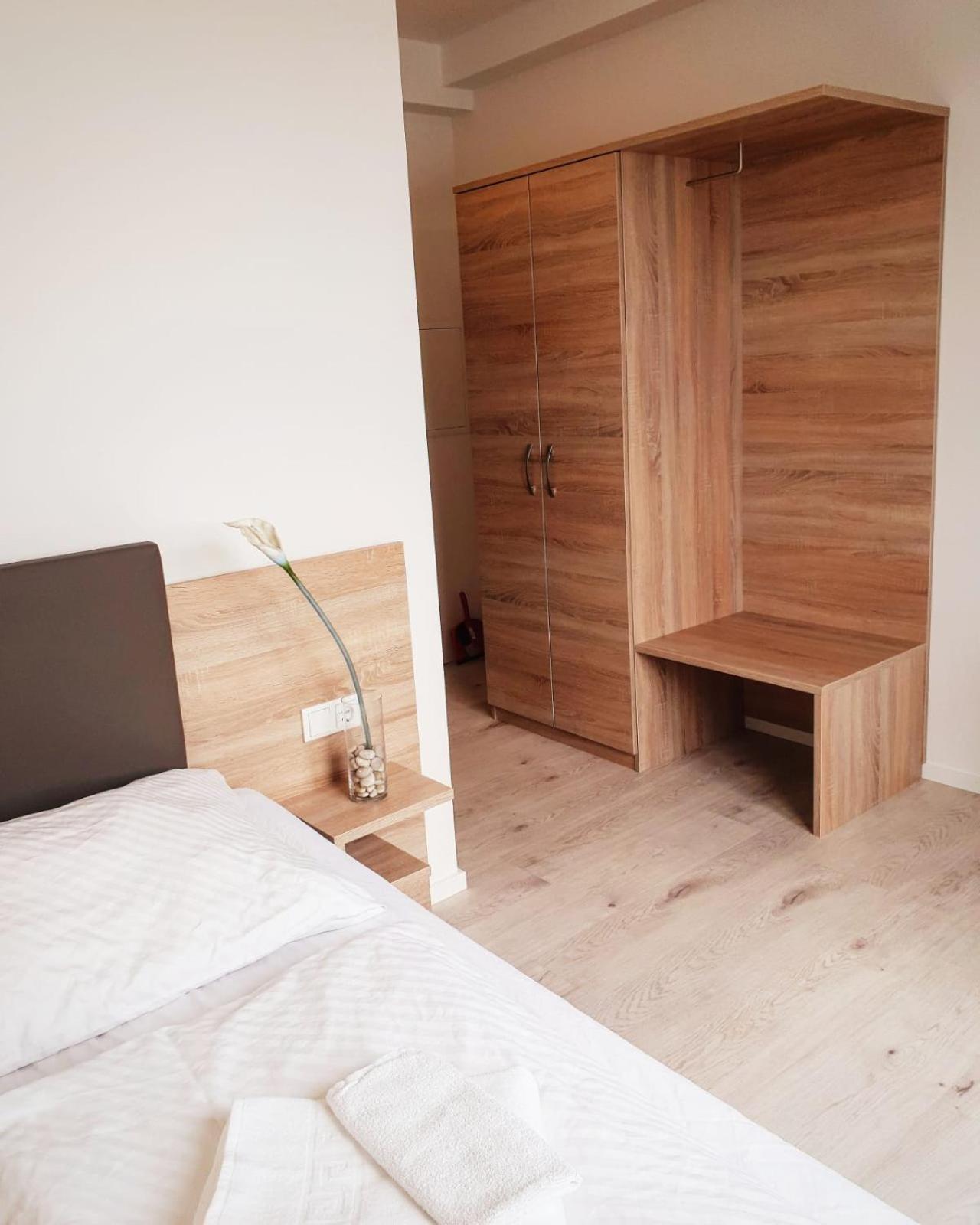 Deluxe Double Room - Photo 23