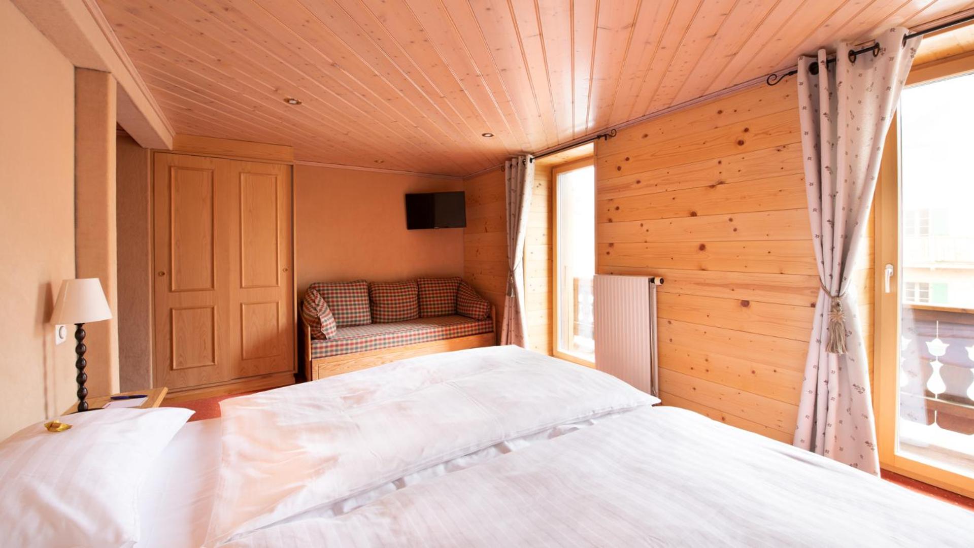 Deluxe Double Room photo 2