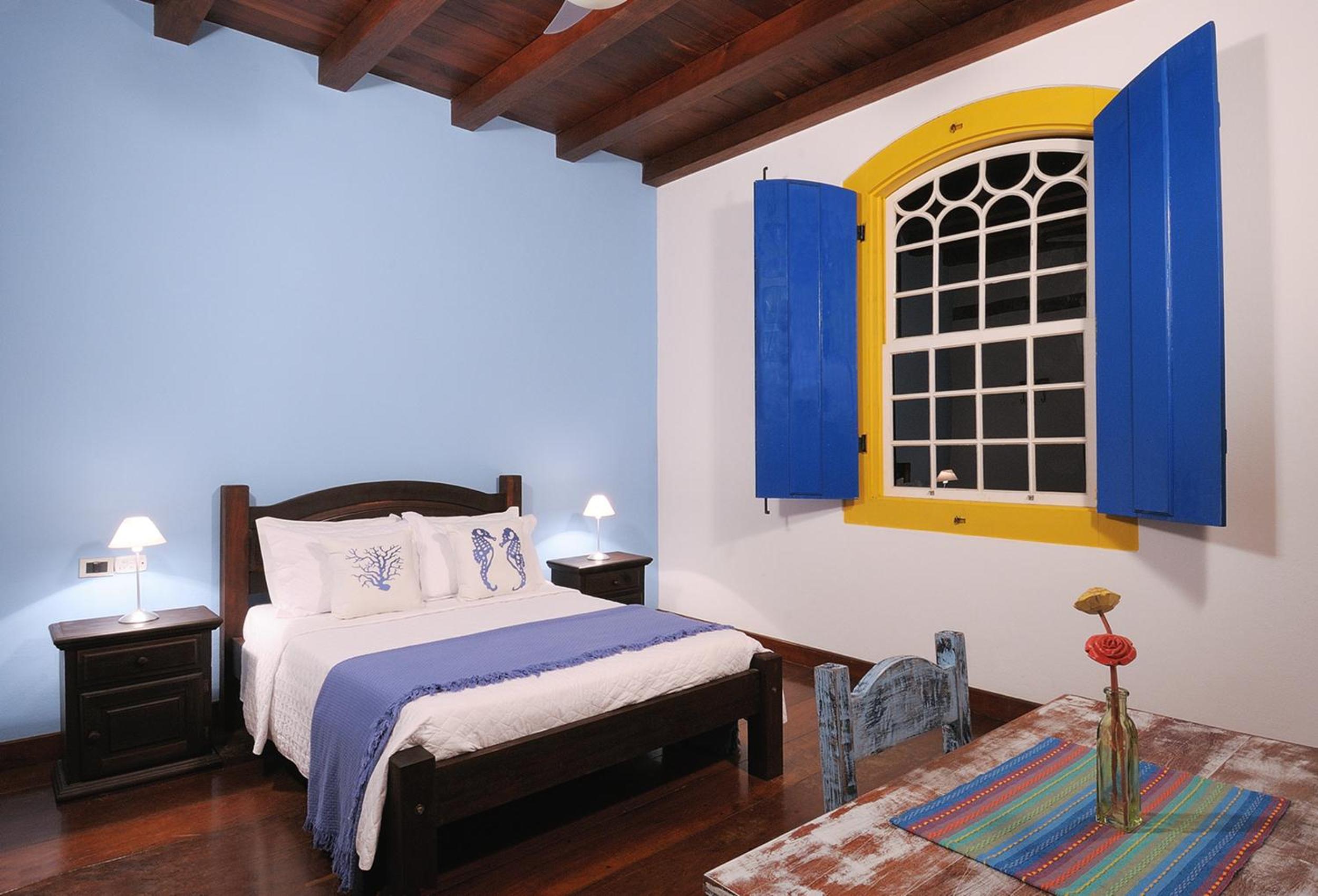 Suite with Mountain View