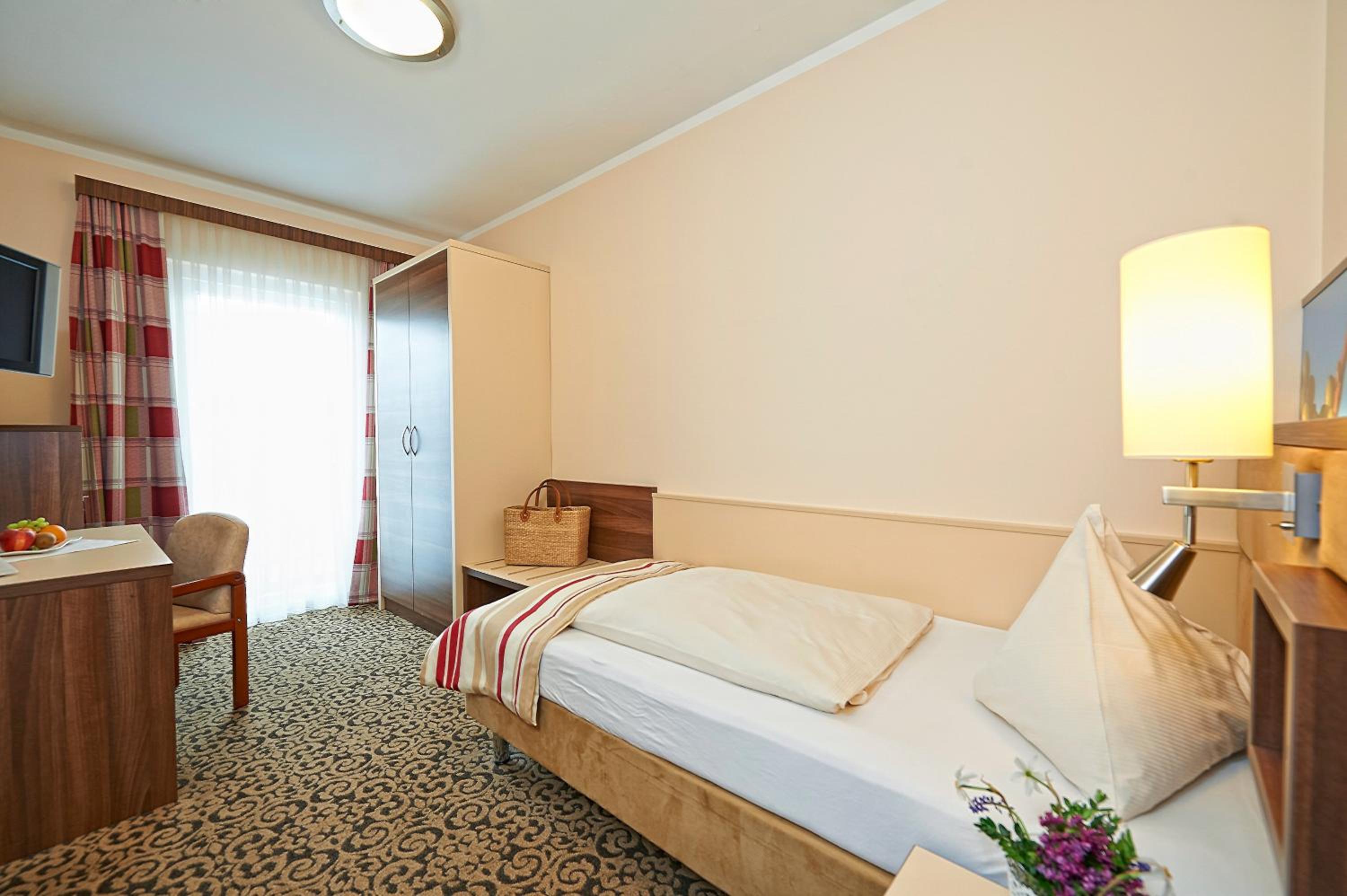Single Room photo 3