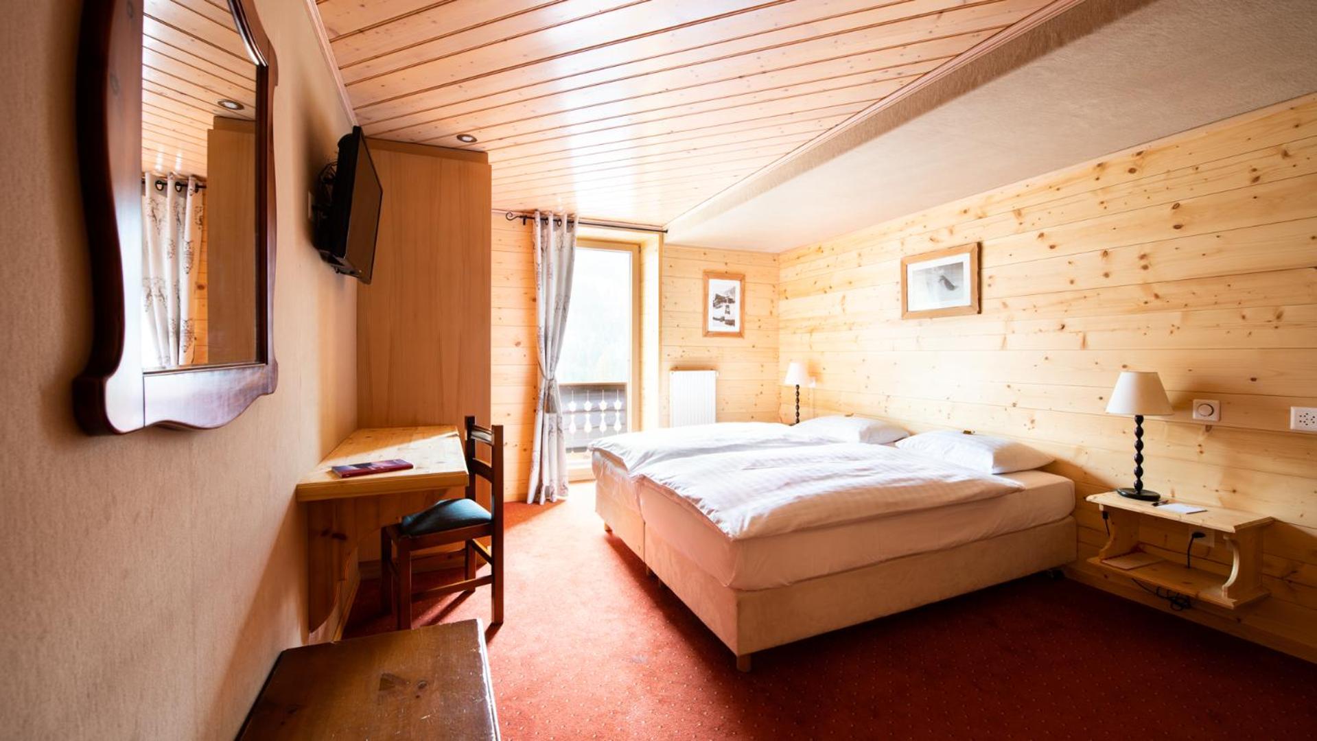 Comfort Double Room with Mountain View