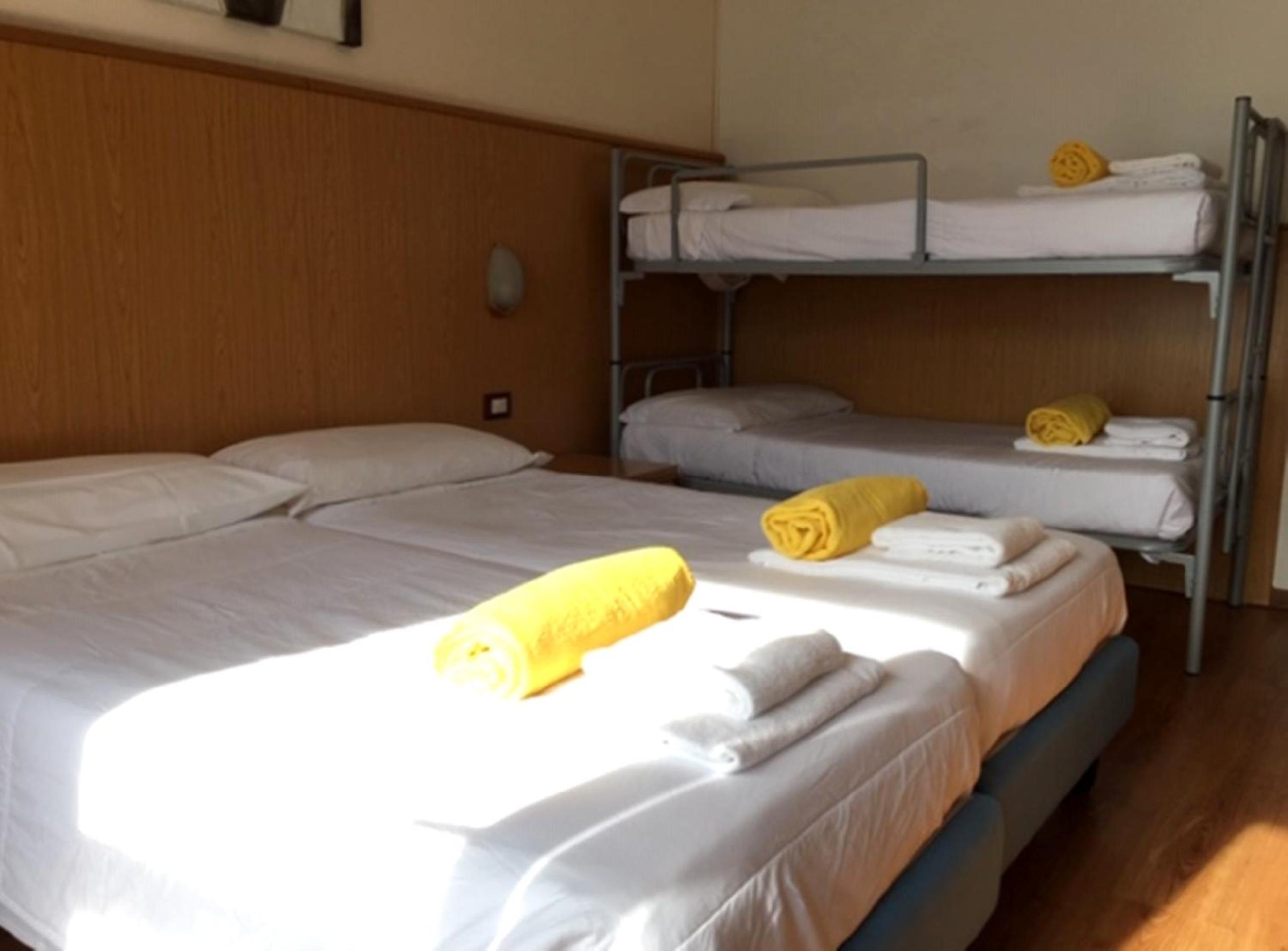 Superior Quadruple Room photo 2