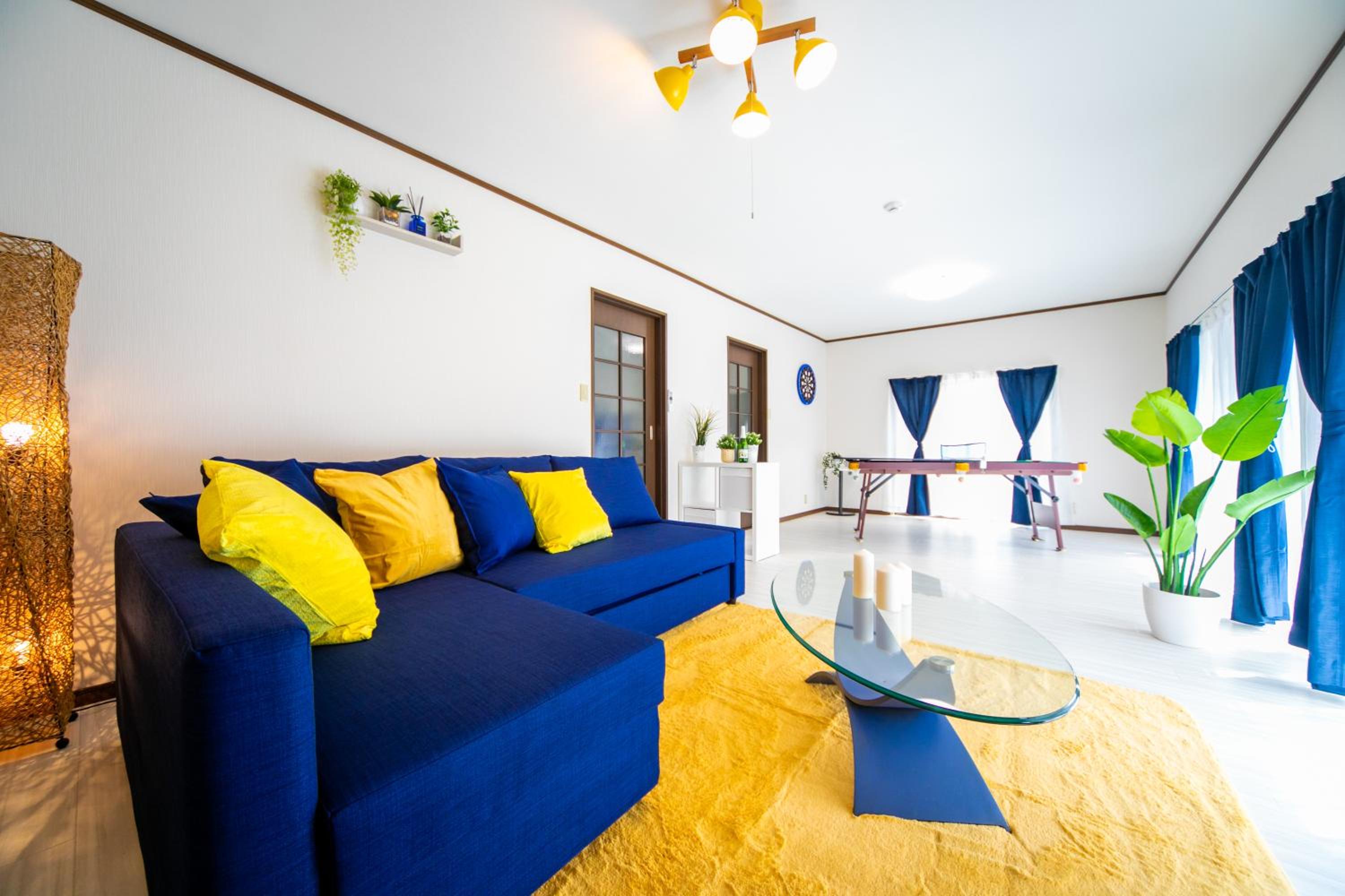 Five-Bedroom House photo 1