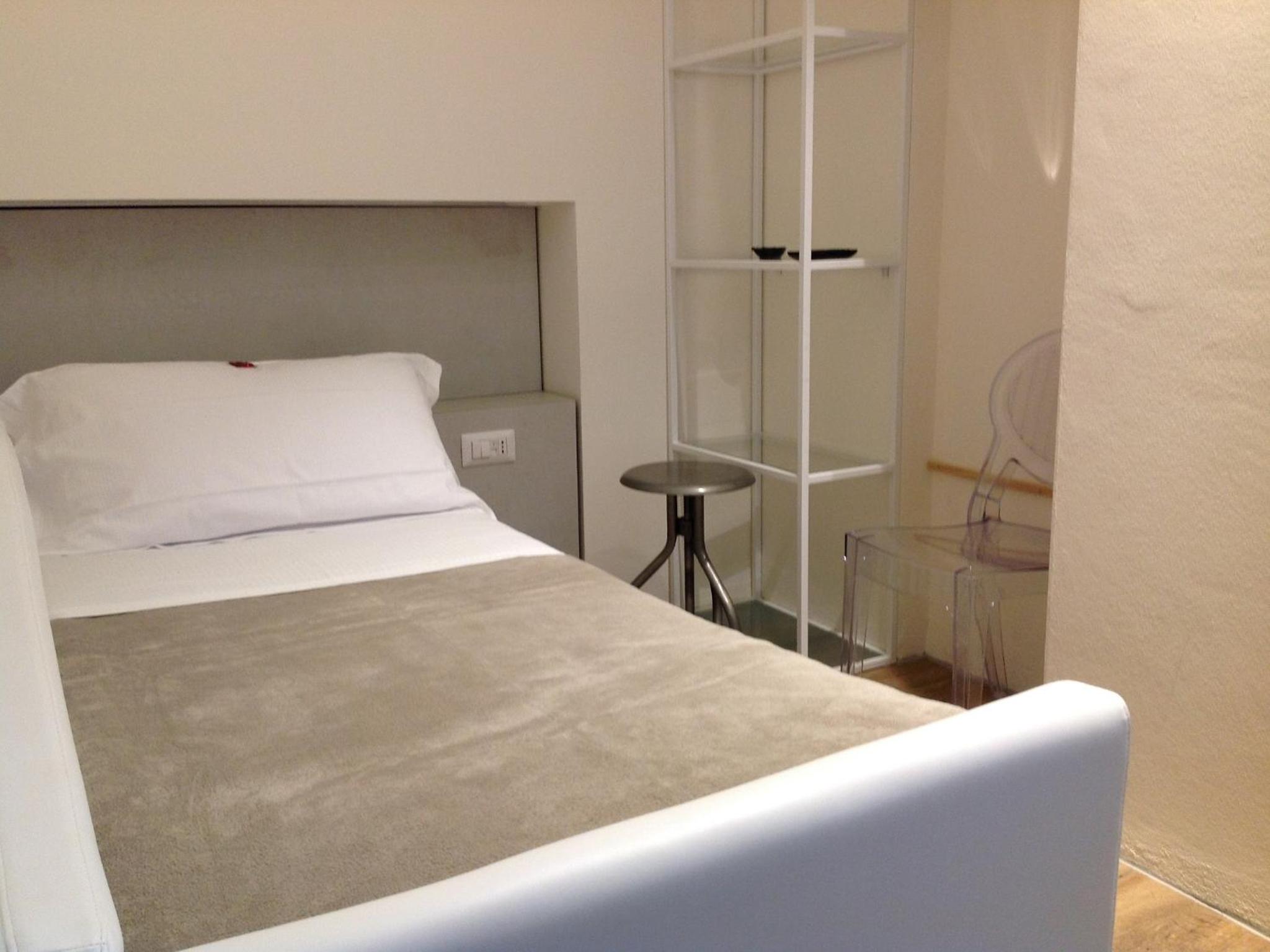 Single Room - Disability Access photo 3