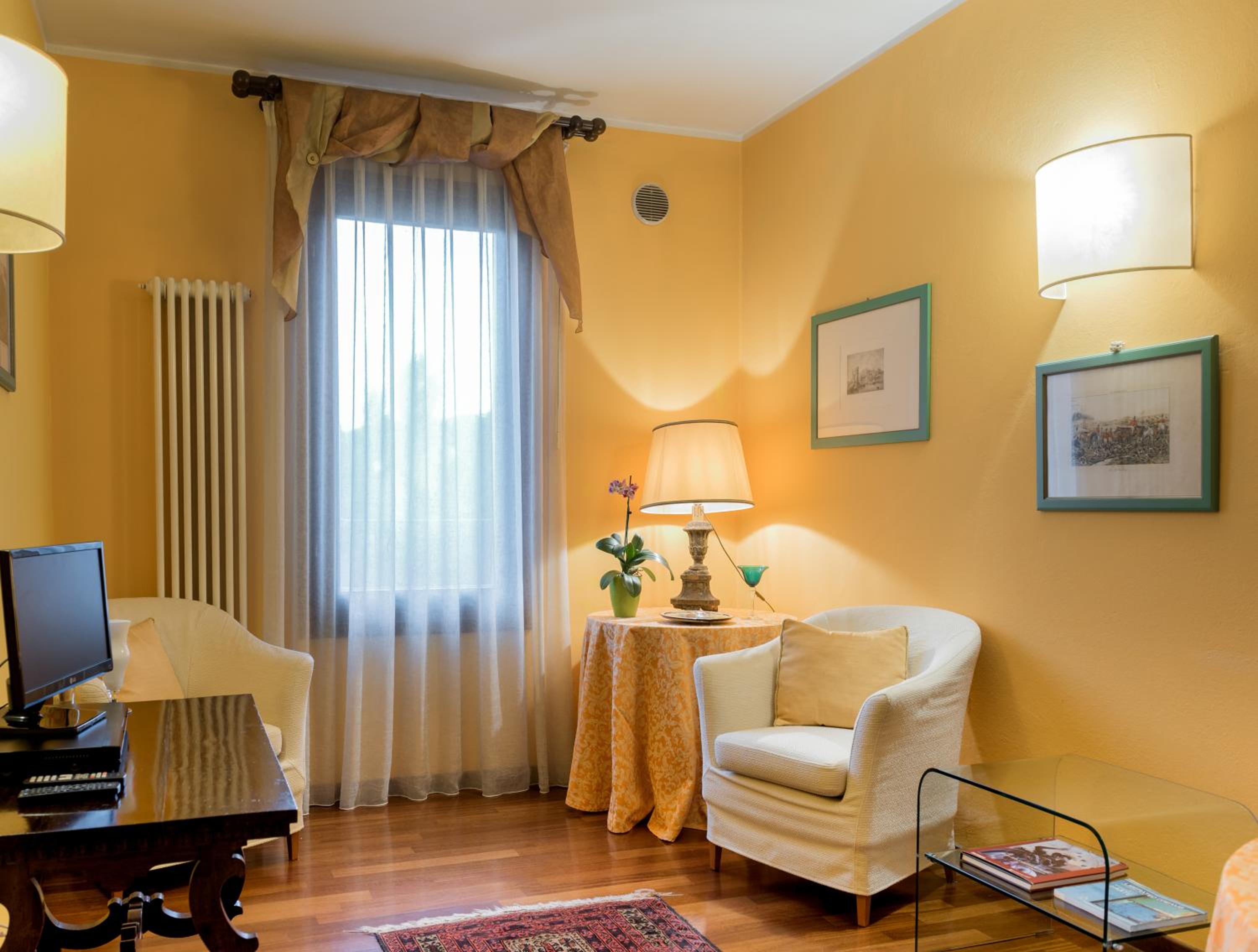 Deluxe Double or Twin Room