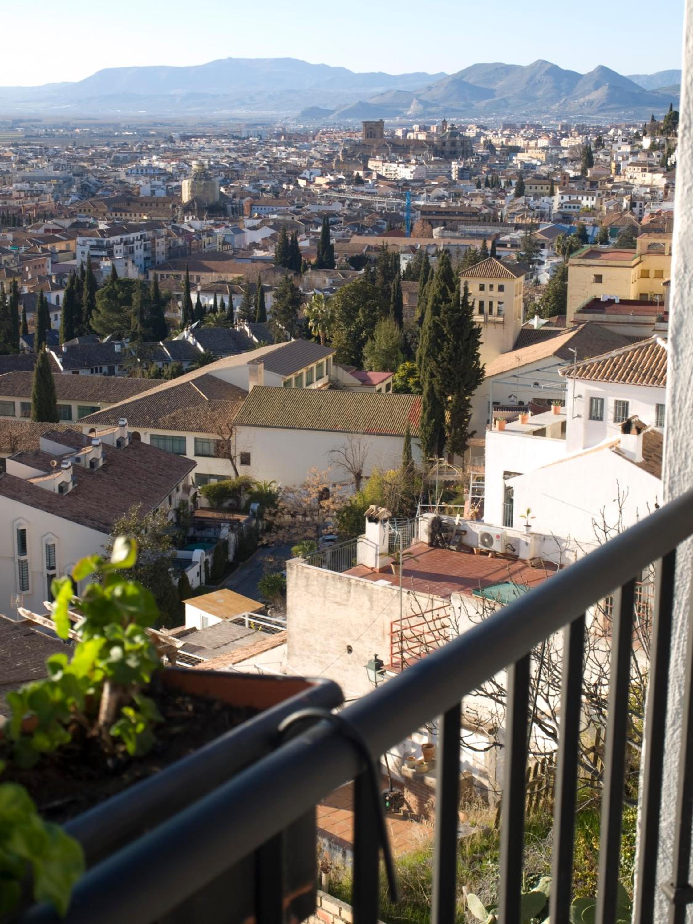 Triple Room with City View - Photo 9