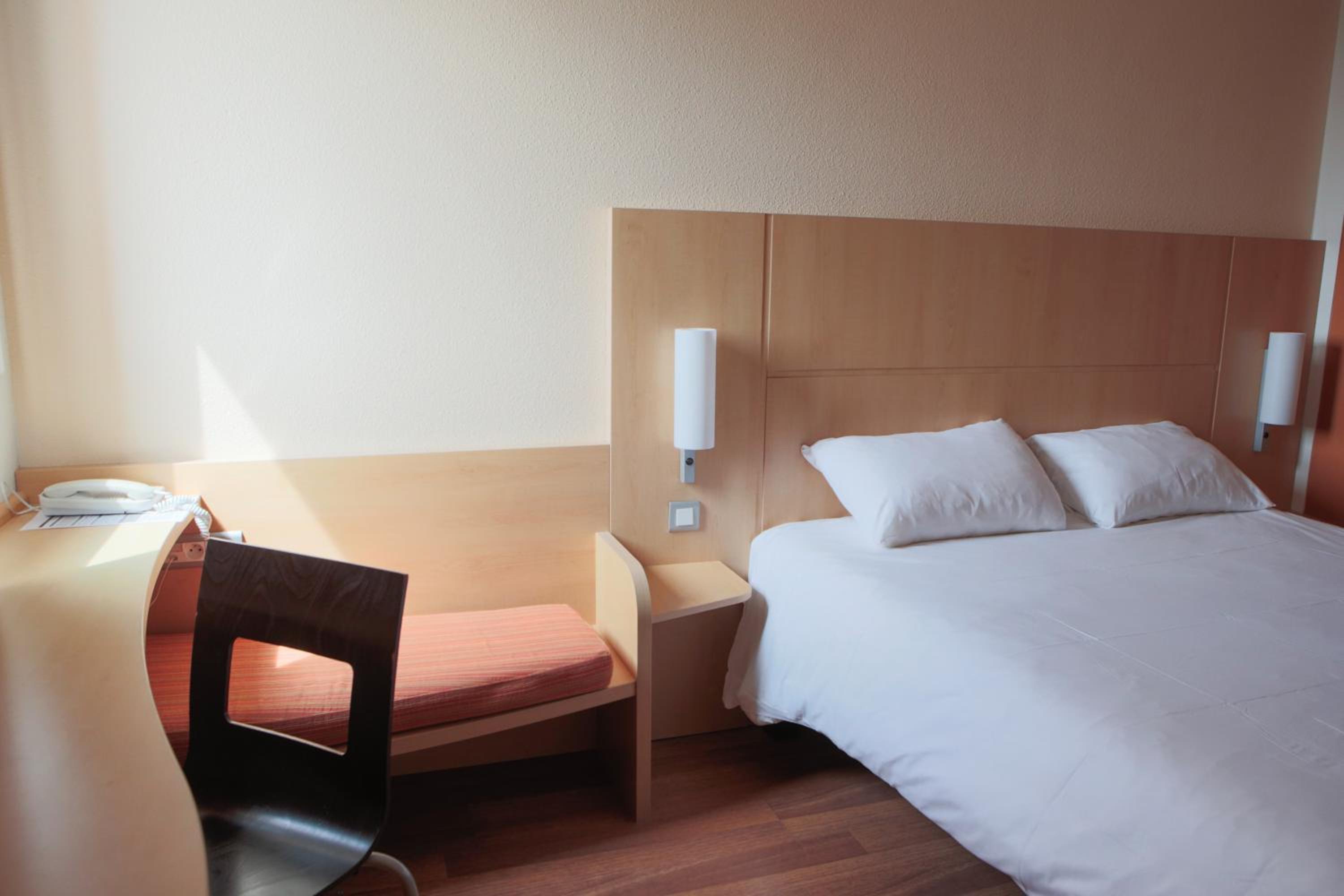 Standard Double Room - Photo 5