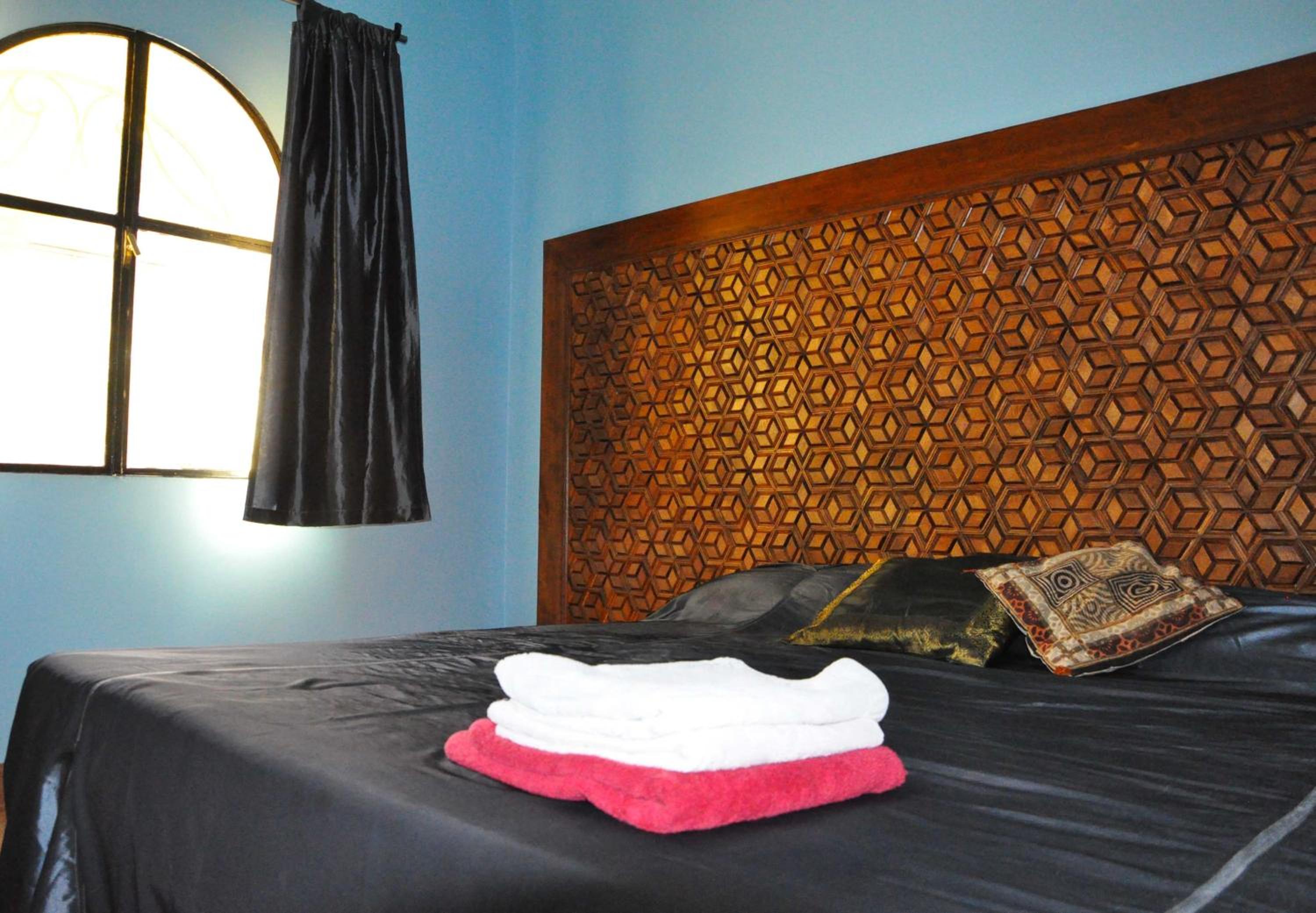 Deluxe Double Room with Private Bathroom With Garden View - Photo 15