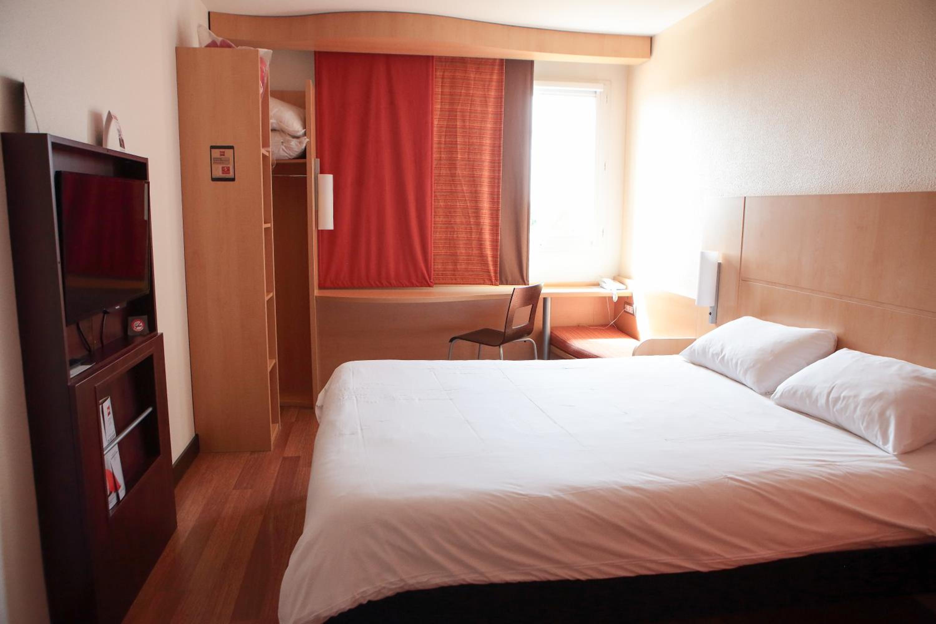 Standard Double Room - Photo 2